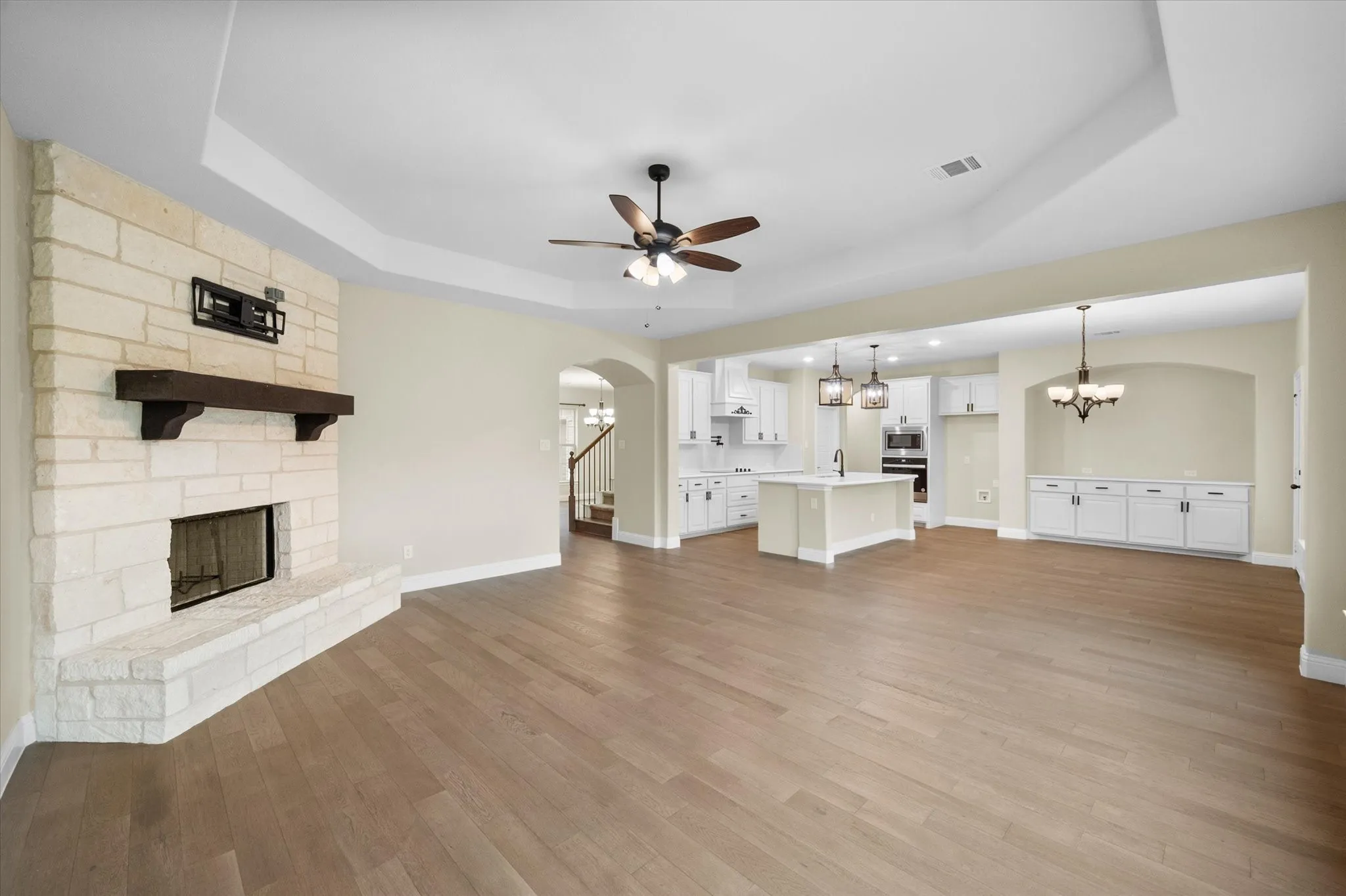 Single Family Residence For Rent in Ellis County , 4434 Verbena Street, Midlothian, Texas 76065, 4 Bedroom, 3 Bathroom, 2 Garage spaces, 2,970 Sqft, built in 2023, mls#21349566, Real Estate Agent in Midlothian, Homes For Rent in Ellis county, Homes For Rent in Midlothian, Realtor in Midlothian Texas, Real Estate Brokerage Independent Realty Texas, Luminita Cordes Realtor