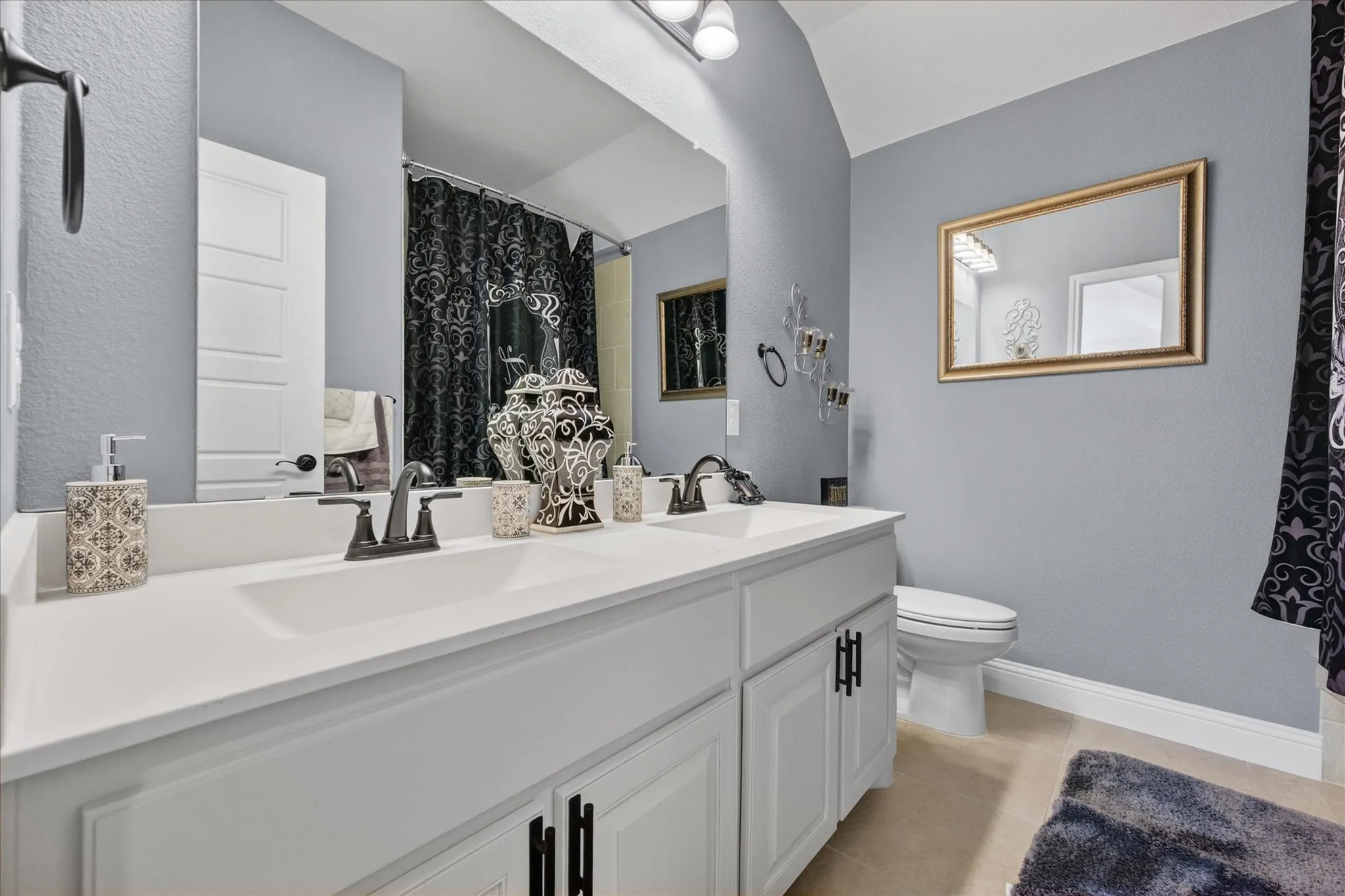 upstairs bathroom