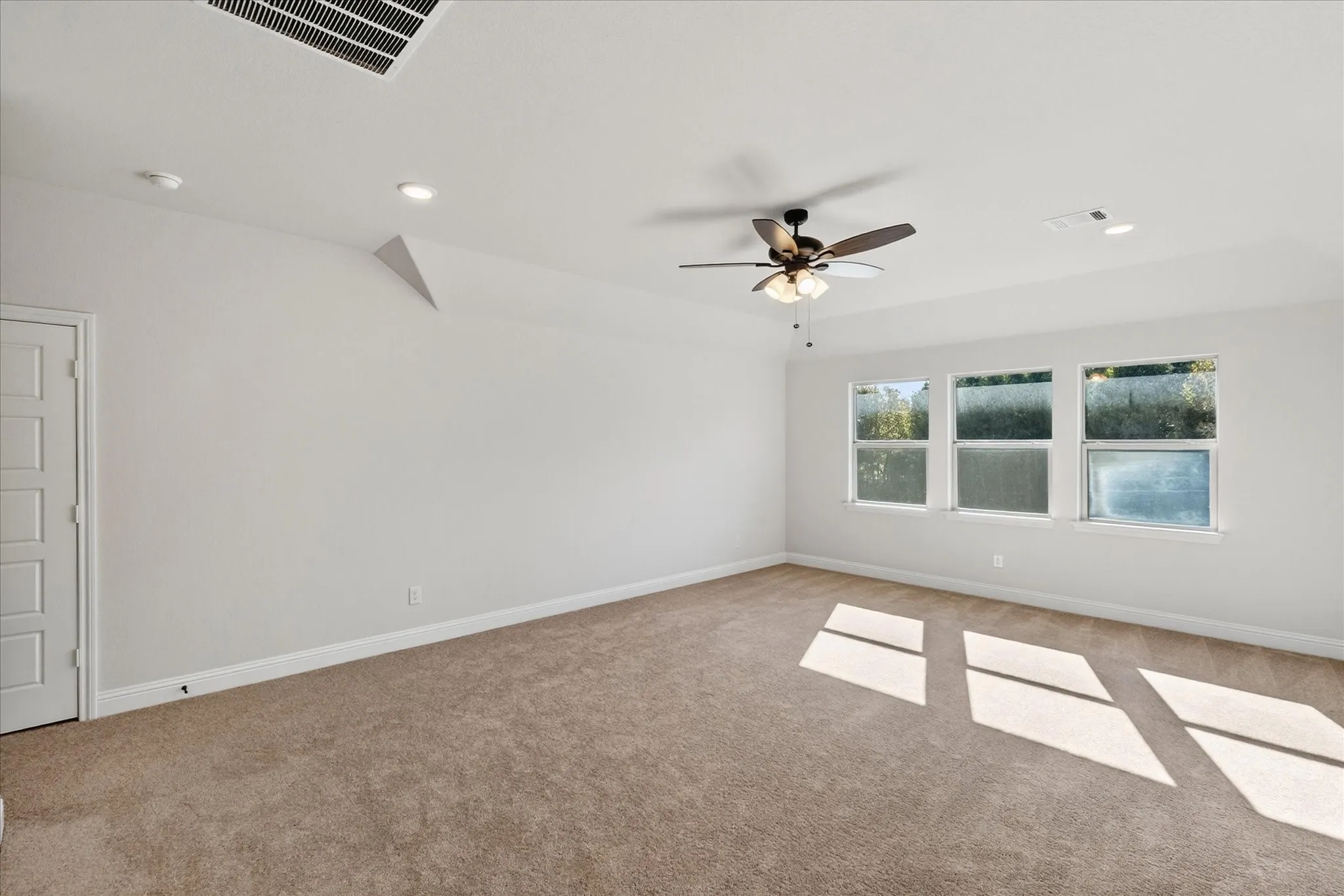 Single Family Residence For Rent in Ellis County , 4434 Verbena Street, Midlothian, Texas 76065, 4 Bedroom, 3 Bathroom, 2 Garage spaces, 2,970 Sqft, built in 2023, mls#21349566, Real Estate Agent in Midlothian, Homes For Rent in Ellis county, Homes For Rent in Midlothian, Realtor in Midlothian Texas, Real Estate Brokerage Independent Realty Texas, Luminita Cordes Realtor