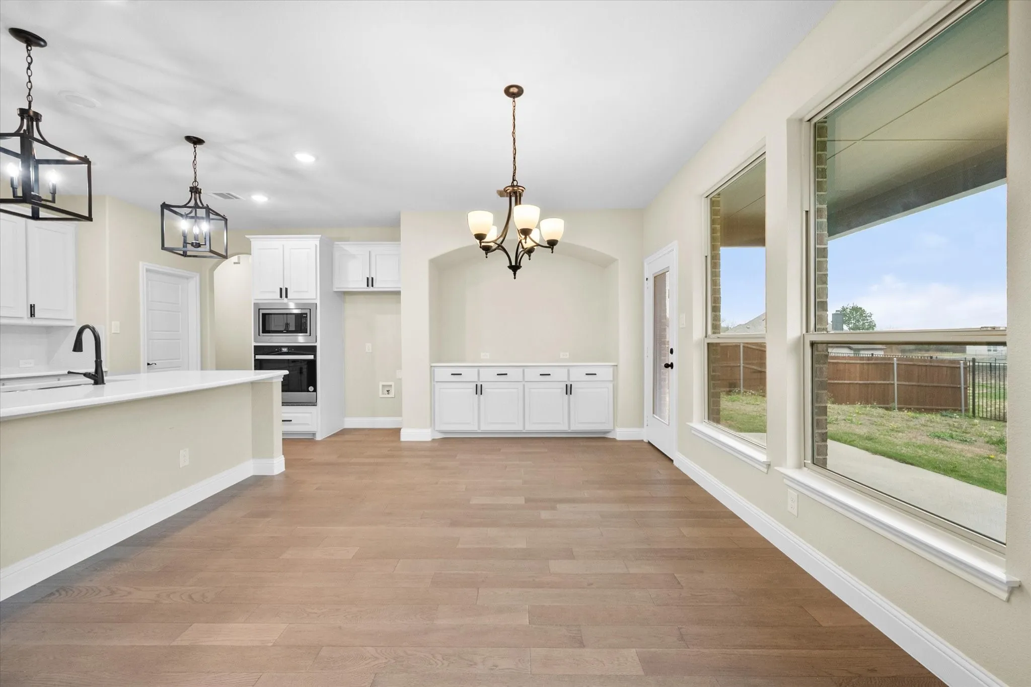 Single Family Residence For Rent in Ellis County , 4434 Verbena Street, Midlothian, Texas 76065, 4 Bedroom, 3 Bathroom, 2 Garage spaces, 2,970 Sqft, built in 2023, mls#21349566, Real Estate Agent in Midlothian, Homes For Rent in Ellis county, Homes For Rent in Midlothian, Realtor in Midlothian Texas, Real Estate Brokerage Independent Realty Texas, Luminita Cordes Realtor
