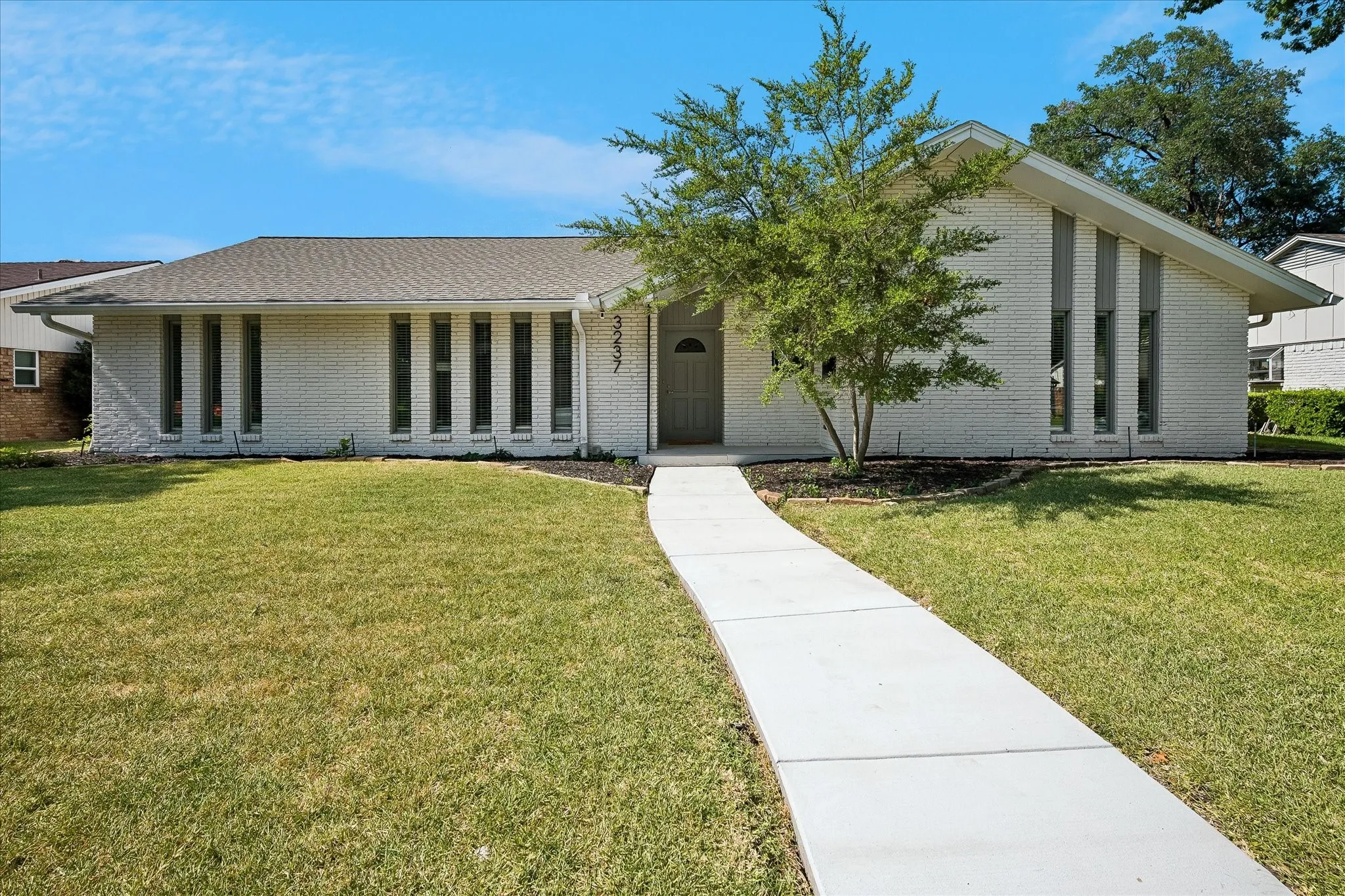 Single Family Residence For Sale in Dallas County , 3237 Timberview Road, Dallas, Texas 75229, 3 Bedroom, 3 Bathroom, 2 Garage spaces, 2,145 Sqft, built in 1962, mls#21350230, Real Estate Agent in Dallas, Homes For Sale in Dallas county, Homes For Sale in Dallas, Realtor in Dallas Texas, Real Estate Brokerage Independent Realty Texas, Luminita Cordes Realtor