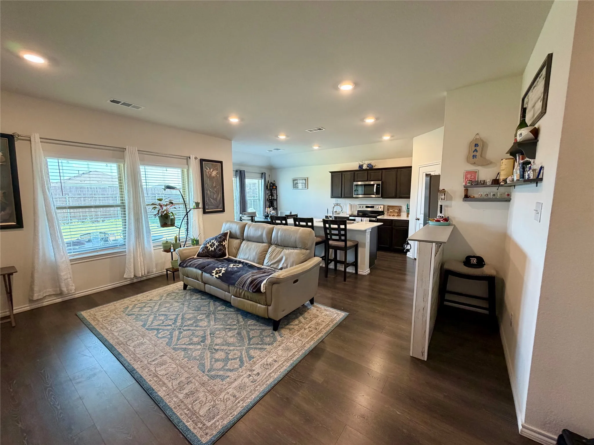 Single Family Residence For Rent in Denton County , 1408 Skyline Drive, Denton, Texas 76207, 3 Bedroom, 2 Bathroom, 2 Garage spaces, 1,298 Sqft, built in 2022, mls#21350440, Real Estate Agent in Denton, Homes For Rent in Denton county, Homes For Rent in Denton, Realtor in Denton Texas, Real Estate Brokerage Independent Realty Texas, Luminita Cordes Realtor