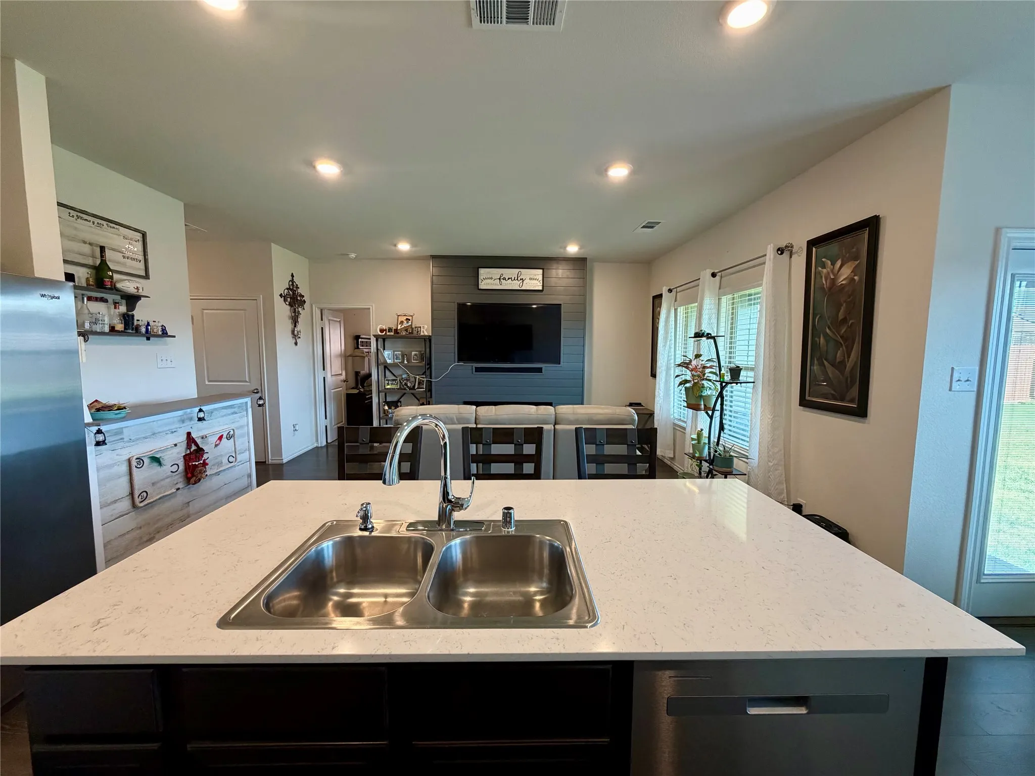 Single Family Residence For Rent in Denton County , 1408 Skyline Drive, Denton, Texas 76207, 3 Bedroom, 2 Bathroom, 2 Garage spaces, 1,298 Sqft, built in 2022, mls#21350440, Real Estate Agent in Denton, Homes For Rent in Denton county, Homes For Rent in Denton, Realtor in Denton Texas, Real Estate Brokerage Independent Realty Texas, Luminita Cordes Realtor