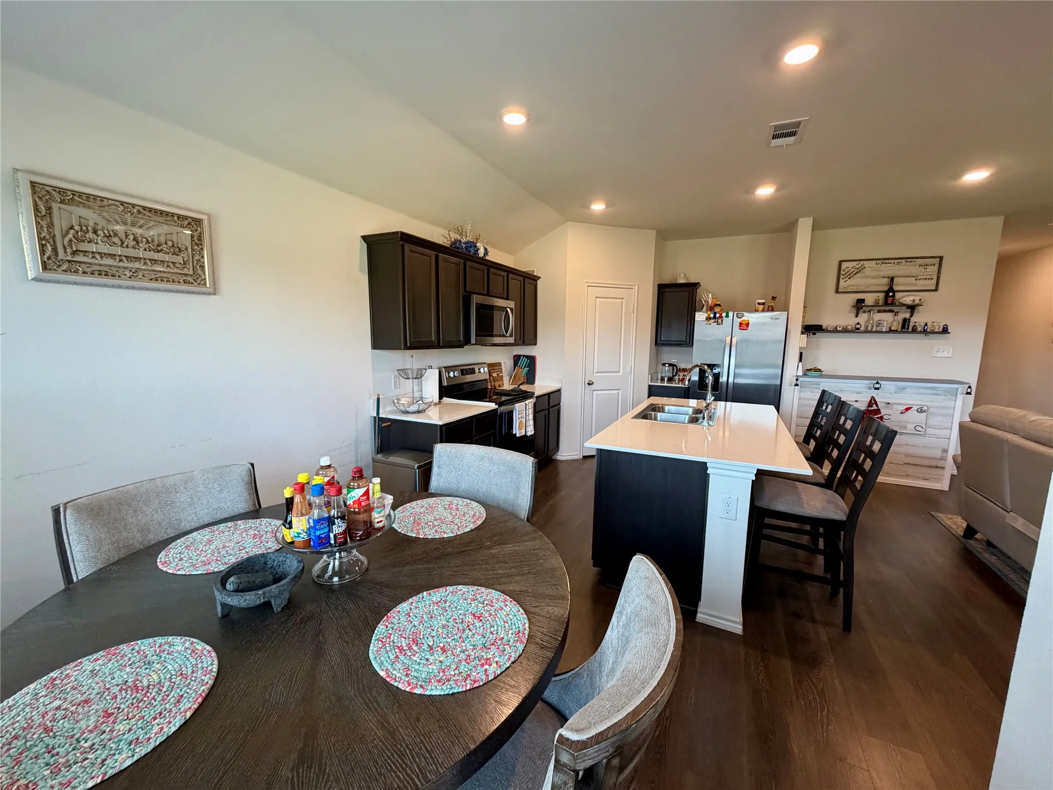 Single Family Residence For Rent in Denton County , 1408 Skyline Drive, Denton, Texas 76207, 3 Bedroom, 2 Bathroom, 2 Garage spaces, 1,298 Sqft, built in 2022, mls#21350440, Real Estate Agent in Denton, Homes For Rent in Denton county, Homes For Rent in Denton, Realtor in Denton Texas, Real Estate Brokerage Independent Realty Texas, Luminita Cordes Realtor