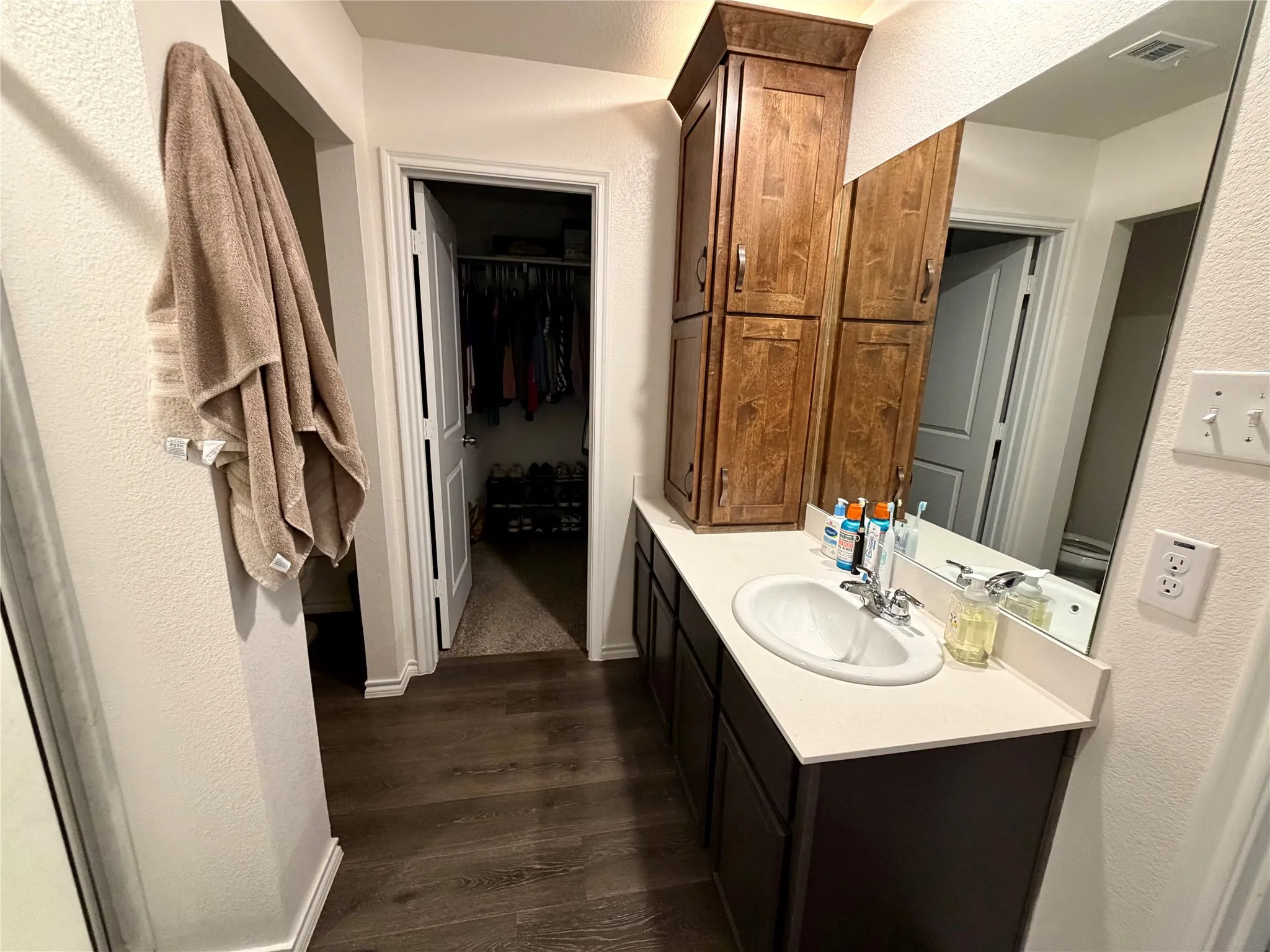 Single Family Residence For Rent in Denton County , 1408 Skyline Drive, Denton, Texas 76207, 3 Bedroom, 2 Bathroom, 2 Garage spaces, 1,298 Sqft, built in 2022, mls#21350440, Real Estate Agent in Denton, Homes For Rent in Denton county, Homes For Rent in Denton, Realtor in Denton Texas, Real Estate Brokerage Independent Realty Texas, Luminita Cordes Realtor