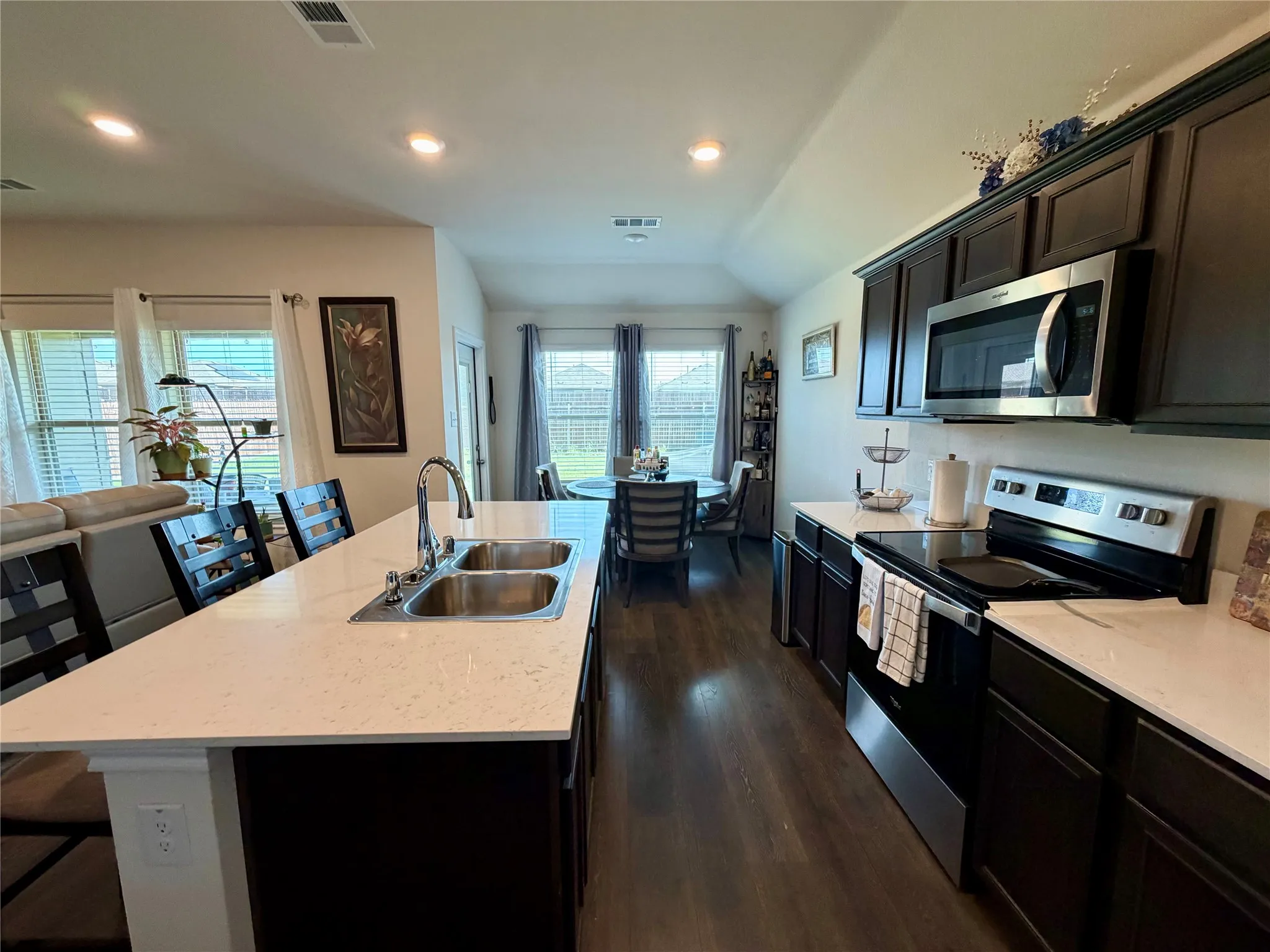 Single Family Residence For Rent in Denton County , 1408 Skyline Drive, Denton, Texas 76207, 3 Bedroom, 2 Bathroom, 2 Garage spaces, 1,298 Sqft, built in 2022, mls#21350440, Real Estate Agent in Denton, Homes For Rent in Denton county, Homes For Rent in Denton, Realtor in Denton Texas, Real Estate Brokerage Independent Realty Texas, Luminita Cordes Realtor