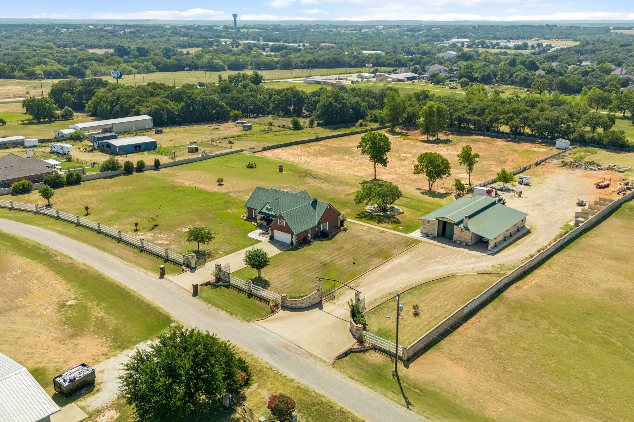 Single Family Residence For Sale in Hood County , 6017 Acton Meadows Court, Granbury, Texas 76049, 3 Bedroom, 2 Bathroom, 2 Garage spaces, 2,014 Sqft, built in 2002, mls#21346745, Real Estate Agent in Granbury, Homes For Sale in Hood county, Homes For Sale in Granbury, Realtor in Granbury Texas, Real Estate Brokerage Independent Realty Texas, Luminita Cordes Realtor