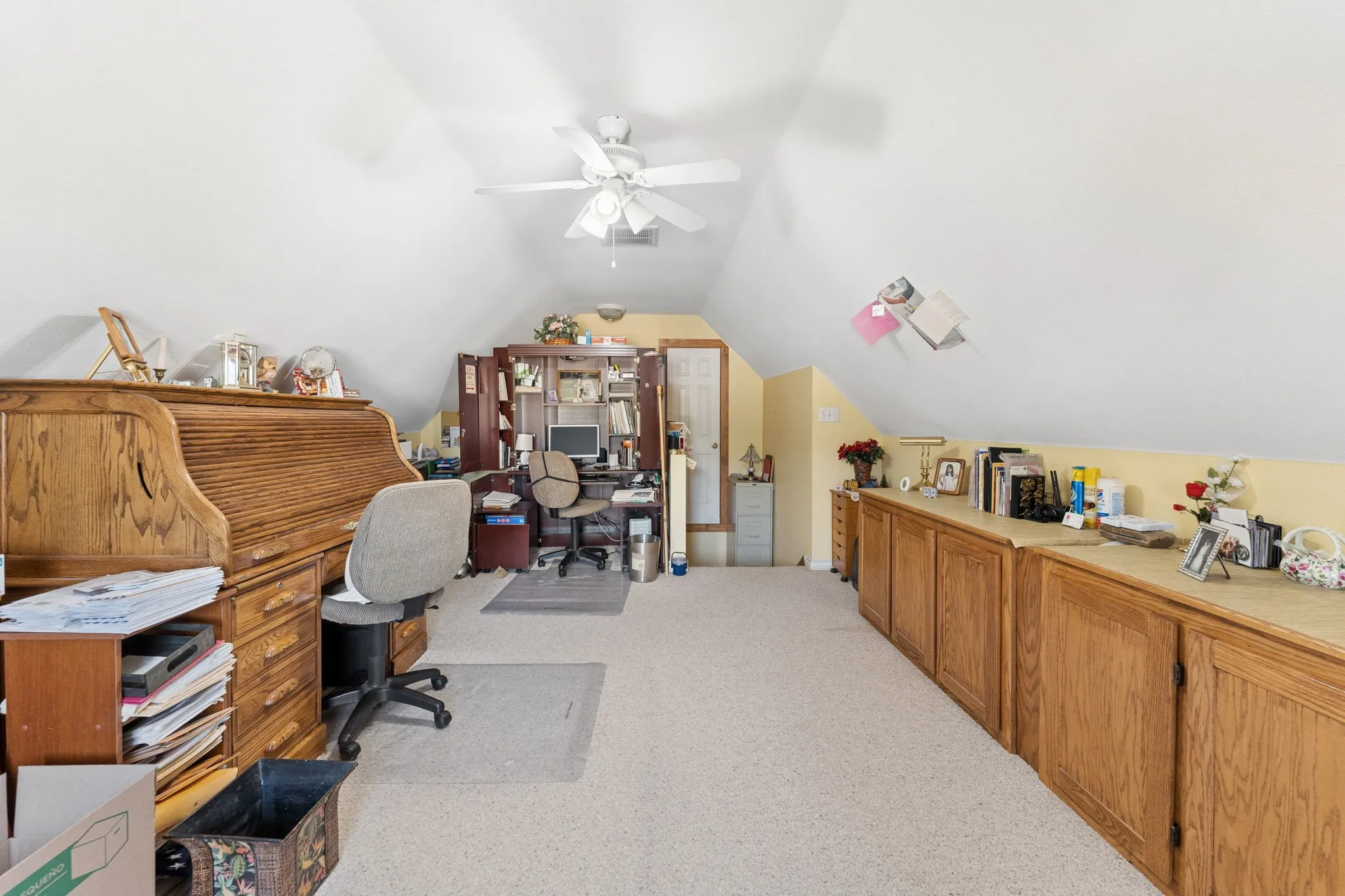Single Family Residence For Sale in Hood County , 6017 Acton Meadows Court, Granbury, Texas 76049, 3 Bedroom, 2 Bathroom, 2 Garage spaces, 2,014 Sqft, built in 2002, mls#21346745, Real Estate Agent in Granbury, Homes For Sale in Hood county, Homes For Sale in Granbury, Realtor in Granbury Texas, Real Estate Brokerage Independent Realty Texas, Luminita Cordes Realtor