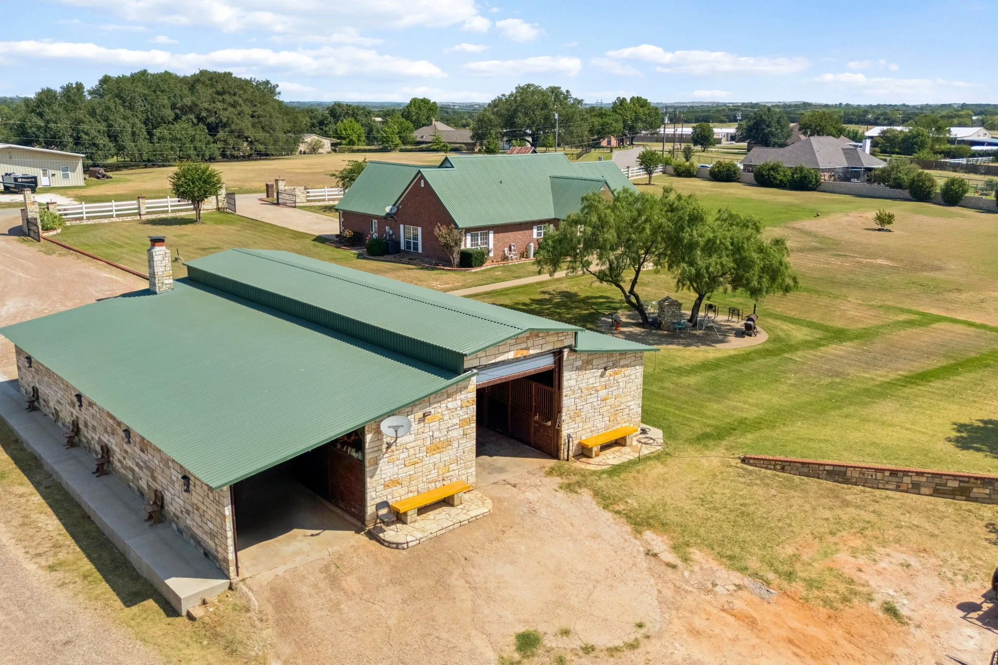 Single Family Residence For Sale in Hood County , 6017 Acton Meadows Court, Granbury, Texas 76049, 3 Bedroom, 2 Bathroom, 2 Garage spaces, 2,014 Sqft, built in 2002, mls#21346745, Real Estate Agent in Granbury, Homes For Sale in Hood county, Homes For Sale in Granbury, Realtor in Granbury Texas, Real Estate Brokerage Independent Realty Texas, Luminita Cordes Realtor
