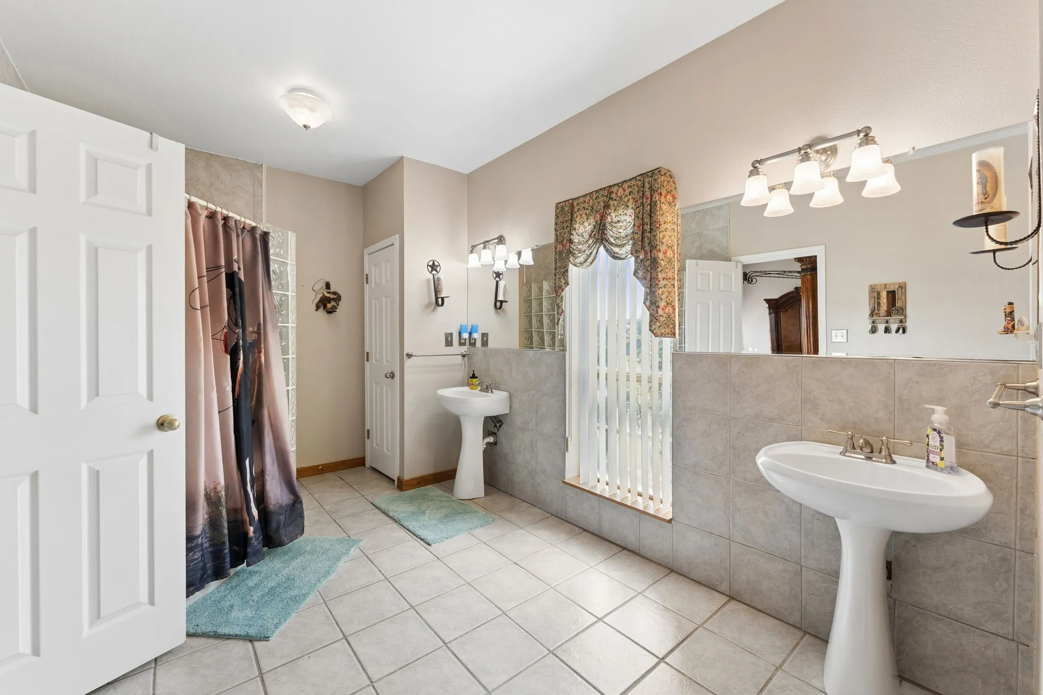 Single Family Residence For Sale in Hood County , 6017 Acton Meadows Court, Granbury, Texas 76049, 3 Bedroom, 2 Bathroom, 2 Garage spaces, 2,014 Sqft, built in 2002, mls#21346745, Real Estate Agent in Granbury, Homes For Sale in Hood county, Homes For Sale in Granbury, Realtor in Granbury Texas, Real Estate Brokerage Independent Realty Texas, Luminita Cordes Realtor