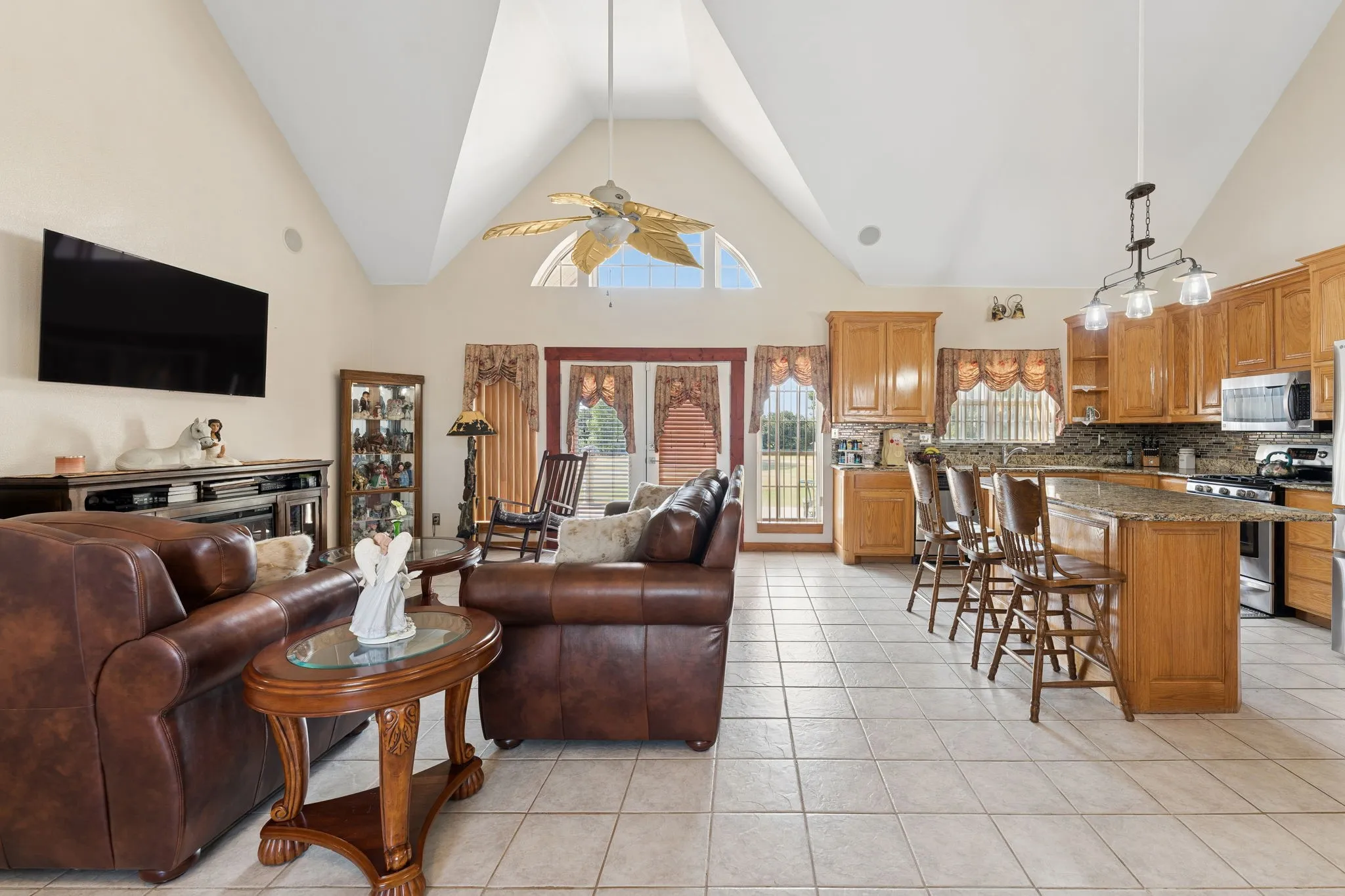 Single Family Residence For Sale in Hood County , 6017 Acton Meadows Court, Granbury, Texas 76049, 3 Bedroom, 2 Bathroom, 2 Garage spaces, 2,014 Sqft, built in 2002, mls#21346745, Real Estate Agent in Granbury, Homes For Sale in Hood county, Homes For Sale in Granbury, Realtor in Granbury Texas, Real Estate Brokerage Independent Realty Texas, Luminita Cordes Realtor
