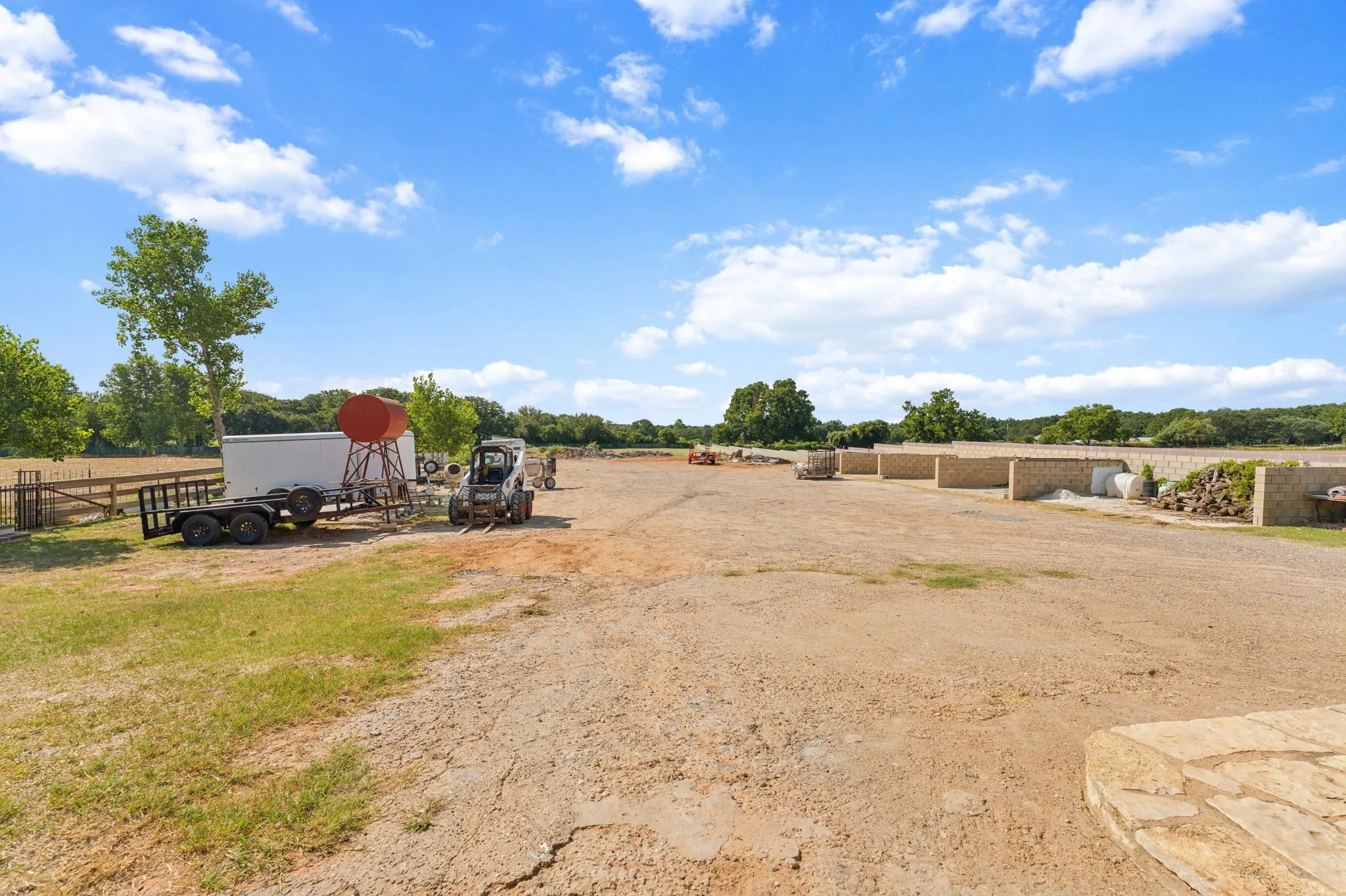 Single Family Residence For Sale in Hood County , 6017 Acton Meadows Court, Granbury, Texas 76049, 3 Bedroom, 2 Bathroom, 2 Garage spaces, 2,014 Sqft, built in 2002, mls#21346745, Real Estate Agent in Granbury, Homes For Sale in Hood county, Homes For Sale in Granbury, Realtor in Granbury Texas, Real Estate Brokerage Independent Realty Texas, Luminita Cordes Realtor