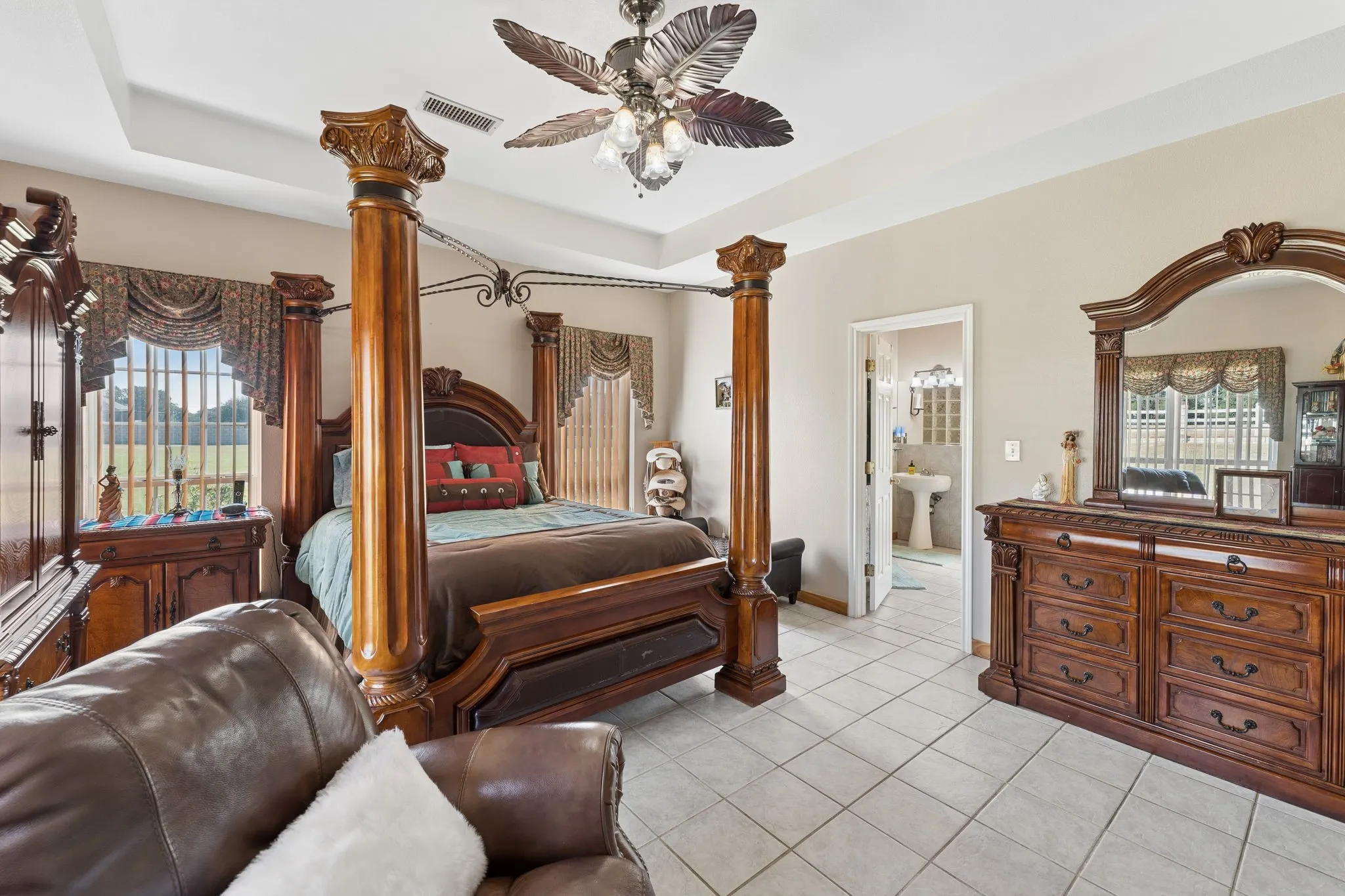 Single Family Residence For Sale in Hood County , 6017 Acton Meadows Court, Granbury, Texas 76049, 3 Bedroom, 2 Bathroom, 2 Garage spaces, 2,014 Sqft, built in 2002, mls#21346745, Real Estate Agent in Granbury, Homes For Sale in Hood county, Homes For Sale in Granbury, Realtor in Granbury Texas, Real Estate Brokerage Independent Realty Texas, Luminita Cordes Realtor