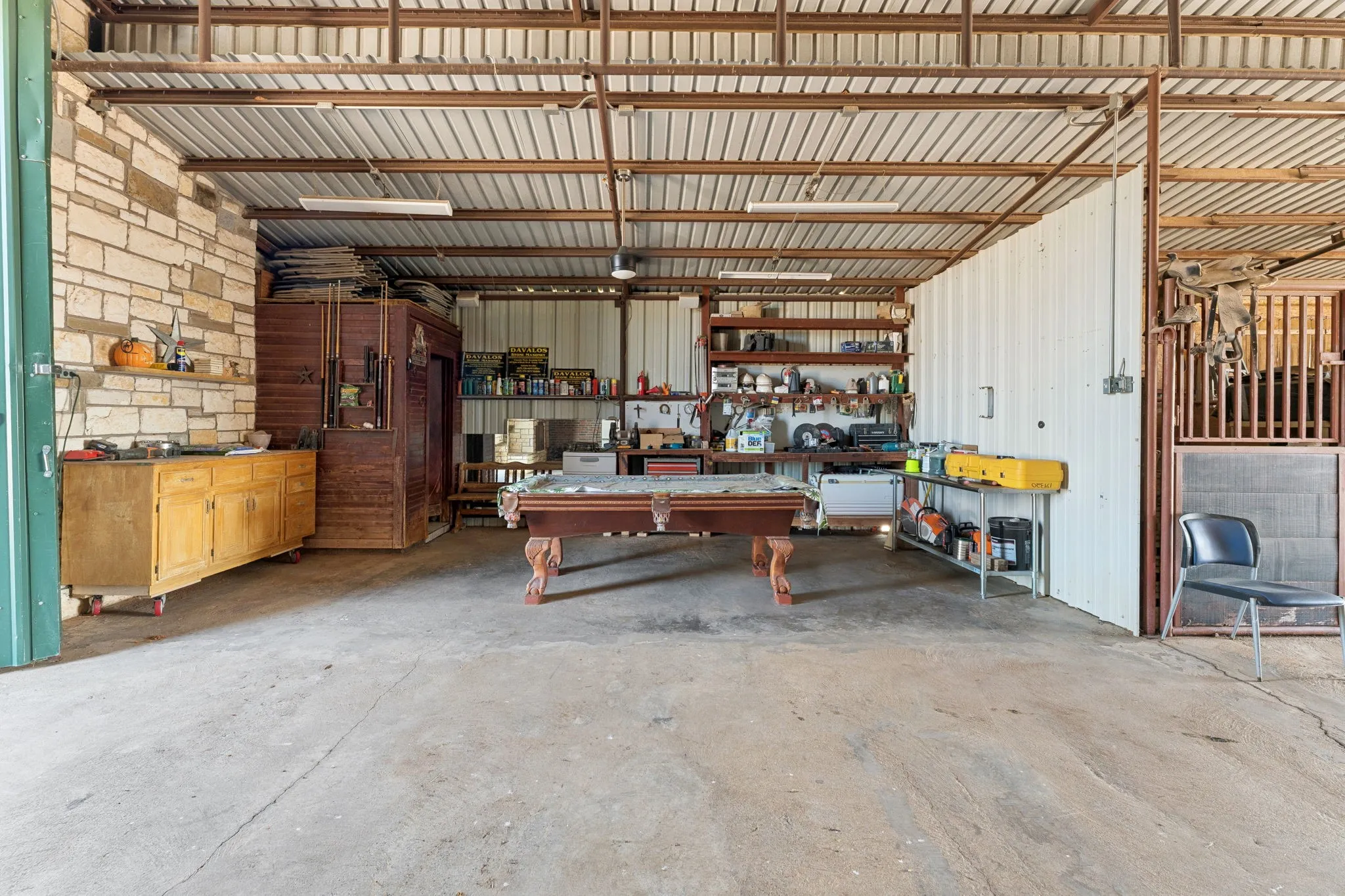 Single Family Residence For Sale in Hood County , 6017 Acton Meadows Court, Granbury, Texas 76049, 3 Bedroom, 2 Bathroom, 2 Garage spaces, 2,014 Sqft, built in 2002, mls#21346745, Real Estate Agent in Granbury, Homes For Sale in Hood county, Homes For Sale in Granbury, Realtor in Granbury Texas, Real Estate Brokerage Independent Realty Texas, Luminita Cordes Realtor