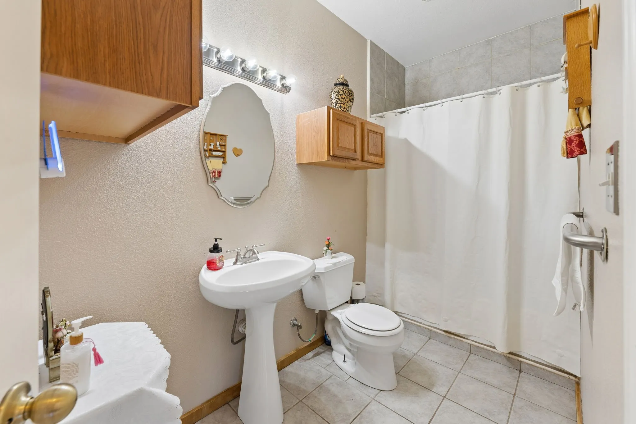 Single Family Residence For Sale in Hood County , 6017 Acton Meadows Court, Granbury, Texas 76049, 3 Bedroom, 2 Bathroom, 2 Garage spaces, 2,014 Sqft, built in 2002, mls#21346745, Real Estate Agent in Granbury, Homes For Sale in Hood county, Homes For Sale in Granbury, Realtor in Granbury Texas, Real Estate Brokerage Independent Realty Texas, Luminita Cordes Realtor