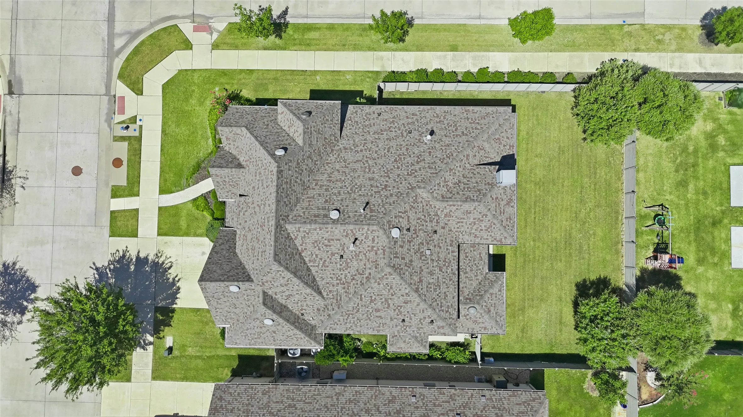 Single Family Residence For Sale in Denton County , 1432 14th Street, Argyle, Texas 76226, 4 Bedroom, 3 Bathroom, 2 Garage spaces, 3,627 Sqft, built in 2018, mls#21349589, Real Estate Agent in Argyle, Homes For Sale in Denton county, Homes For Sale in Argyle, Realtor in Argyle Texas, Real Estate Brokerage Independent Realty Texas, Luminita Cordes Realtor