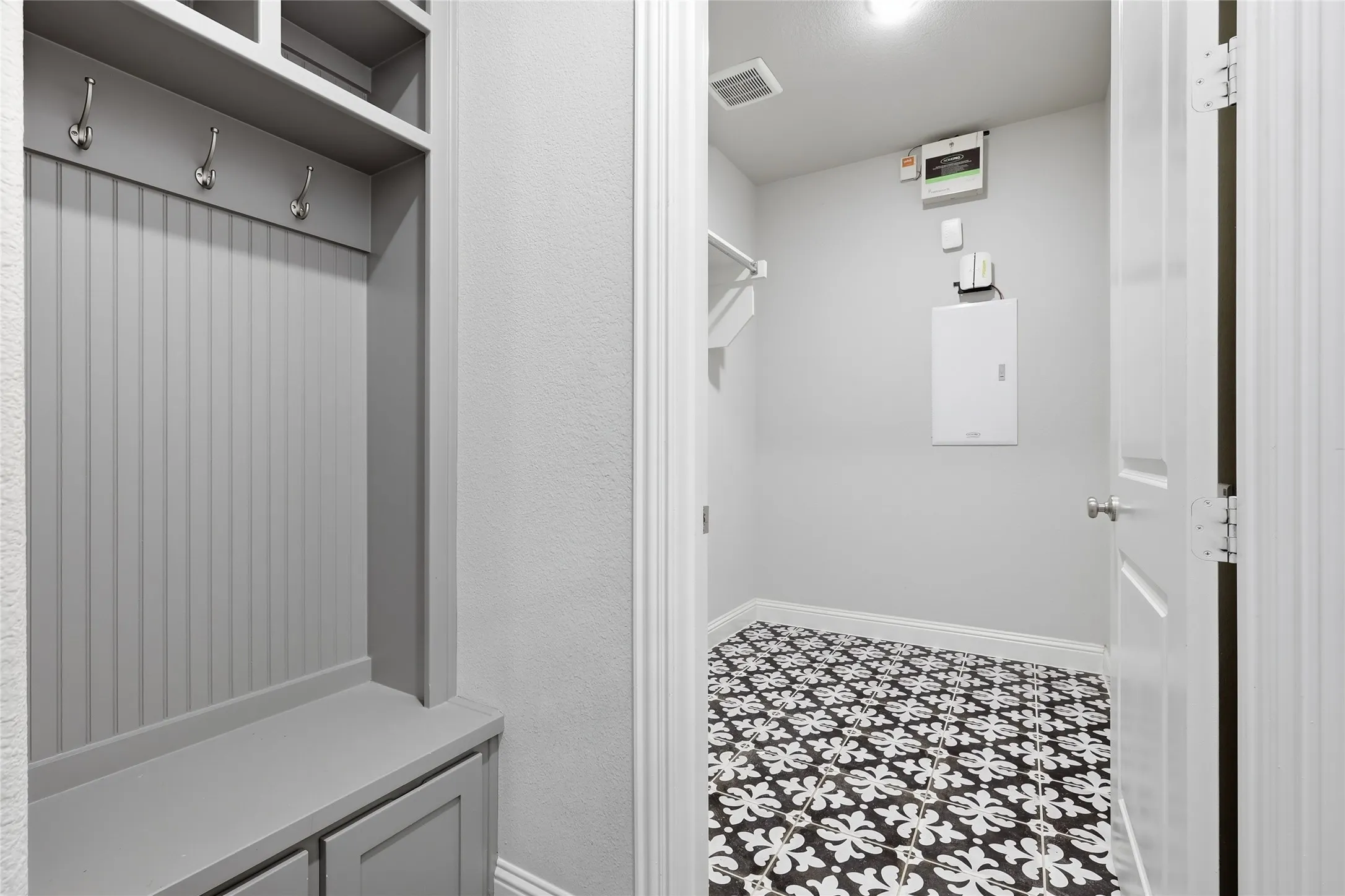 Single Family Residence For Sale in Denton County , 1432 14th Street, Argyle, Texas 76226, 4 Bedroom, 3 Bathroom, 2 Garage spaces, 3,627 Sqft, built in 2018, mls#21349589, Real Estate Agent in Argyle, Homes For Sale in Denton county, Homes For Sale in Argyle, Realtor in Argyle Texas, Real Estate Brokerage Independent Realty Texas, Luminita Cordes Realtor