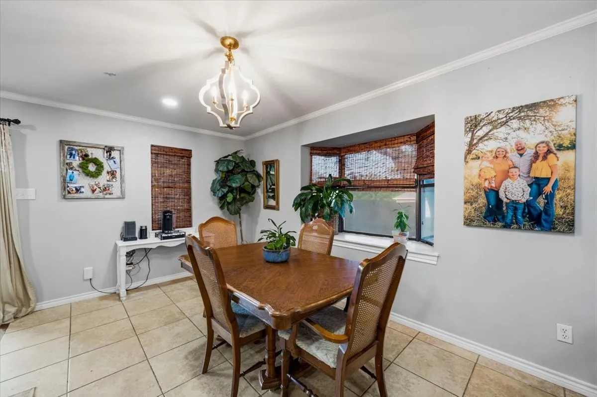 Single Family Residence For Sale in Johnson County , 209 Live Oak Lane, Burleson, Texas 76028, 3 Bedroom, 2 Bathroom, 1 Garage spaces, 2,314 Sqft, built in 1983, mls#21337938, Real Estate Agent in Burleson, Homes For Sale in Johnson county, Homes For Sale in Burleson, Realtor in Burleson Texas, Real Estate Brokerage Independent Realty Texas, Luminita Cordes Realtor