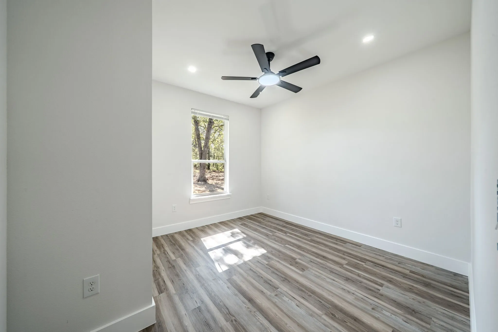 Single Family Residence For Sale in Henderson County , 4860 LA PRADA, Malakoff, Texas 75148, 3 Bedroom, 2 Bathroom, Garage spaces, 1,290 Sqft, built in 2026, mls#21350315, Real Estate Agent in Malakoff, Homes For Sale in Henderson county, Homes For Sale in Malakoff, Realtor in Malakoff Texas, Real Estate Brokerage Independent Realty Texas, Luminita Cordes Realtor