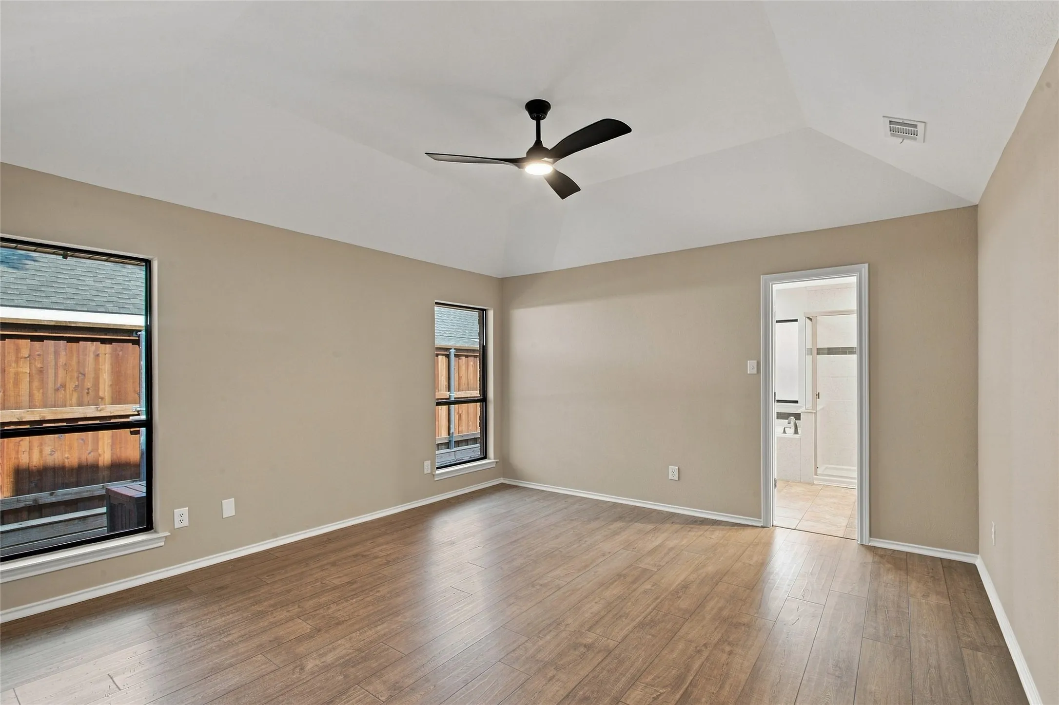 Single Family Residence For Sale in Collin County , 1520 Schooner Bay Drive, Wylie, Texas 75098, 3 Bedroom, 2 Bathroom, 2 Garage spaces, 1,865 Sqft, built in 1988, mls#21349854, Real Estate Agent in Wylie, Homes For Sale in Collin county, Homes For Sale in Wylie, Realtor in Wylie Texas, Real Estate Brokerage Independent Realty Texas, Luminita Cordes Realtor