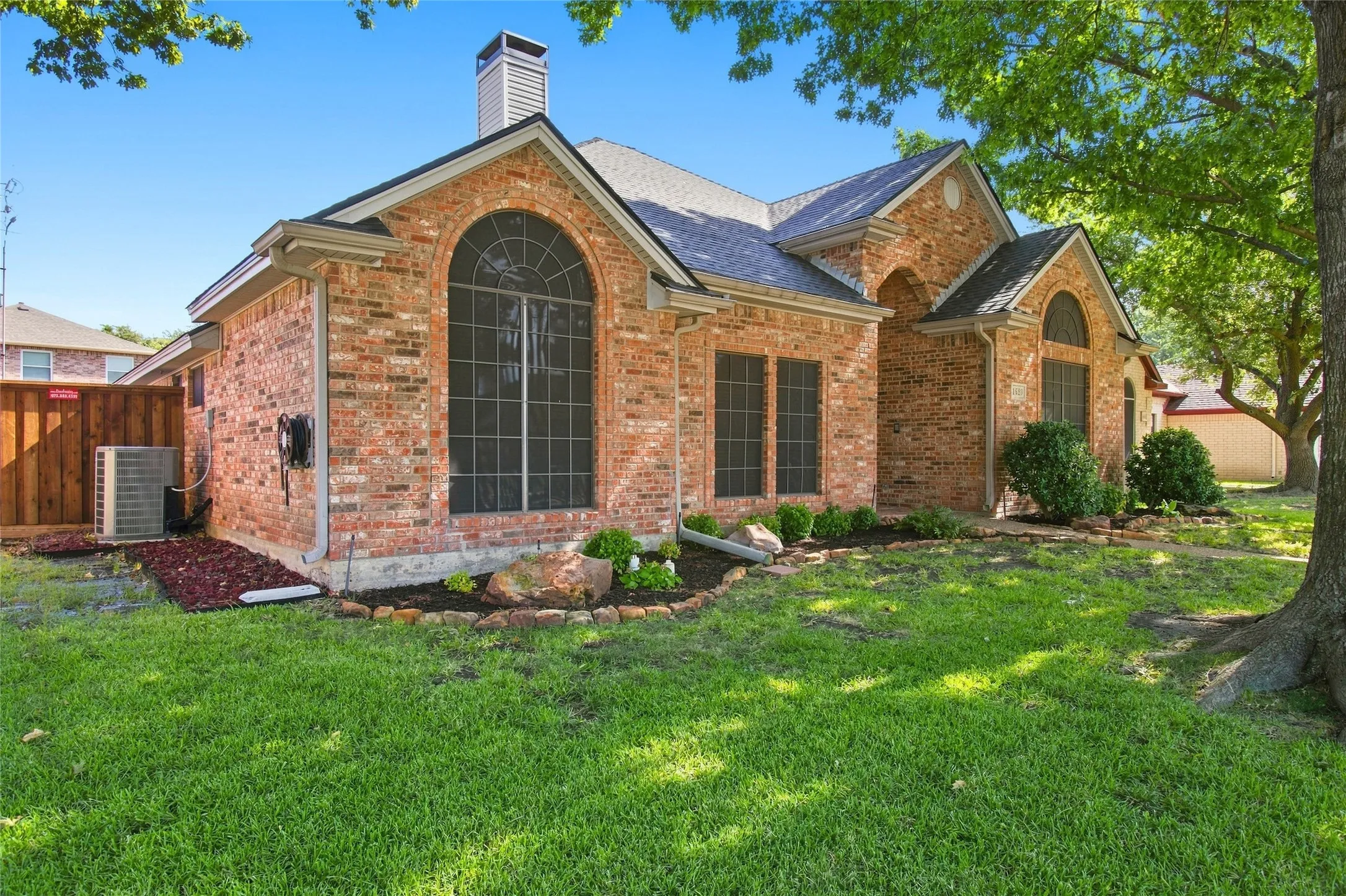 Single Family Residence For Sale in Collin County , 1520 Schooner Bay Drive, Wylie, Texas 75098, 3 Bedroom, 2 Bathroom, 2 Garage spaces, 1,865 Sqft, built in 1988, mls#21349854, Real Estate Agent in Wylie, Homes For Sale in Collin county, Homes For Sale in Wylie, Realtor in Wylie Texas, Real Estate Brokerage Independent Realty Texas, Luminita Cordes Realtor