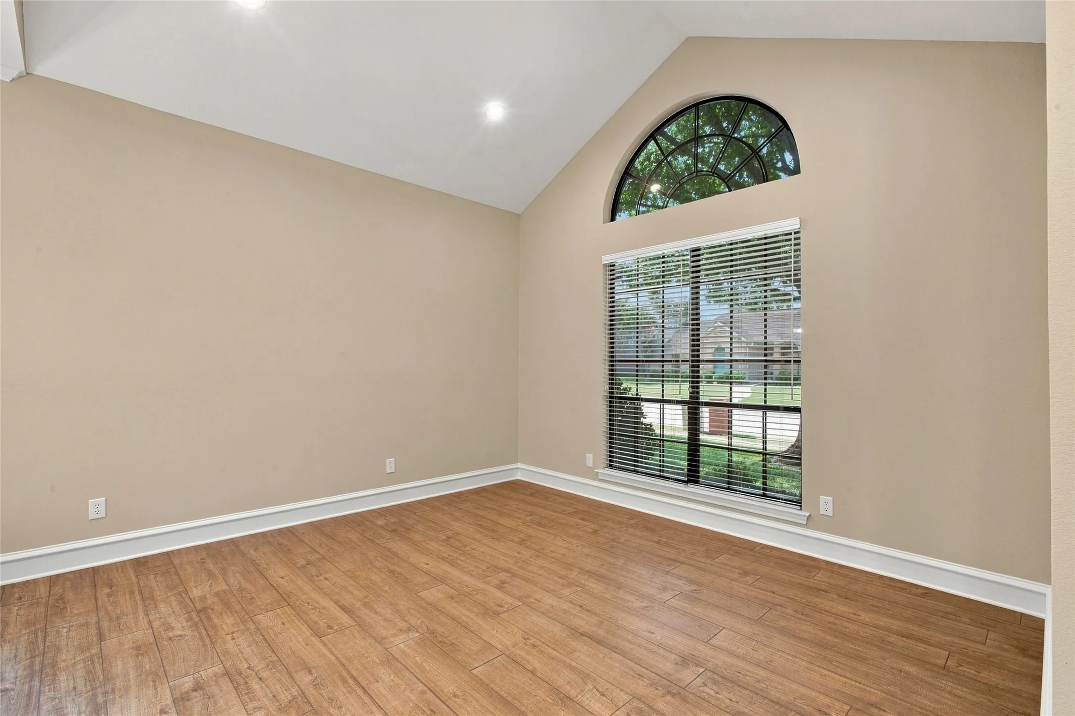 Single Family Residence For Sale in Collin County , 1520 Schooner Bay Drive, Wylie, Texas 75098, 3 Bedroom, 2 Bathroom, 2 Garage spaces, 1,865 Sqft, built in 1988, mls#21349854, Real Estate Agent in Wylie, Homes For Sale in Collin county, Homes For Sale in Wylie, Realtor in Wylie Texas, Real Estate Brokerage Independent Realty Texas, Luminita Cordes Realtor