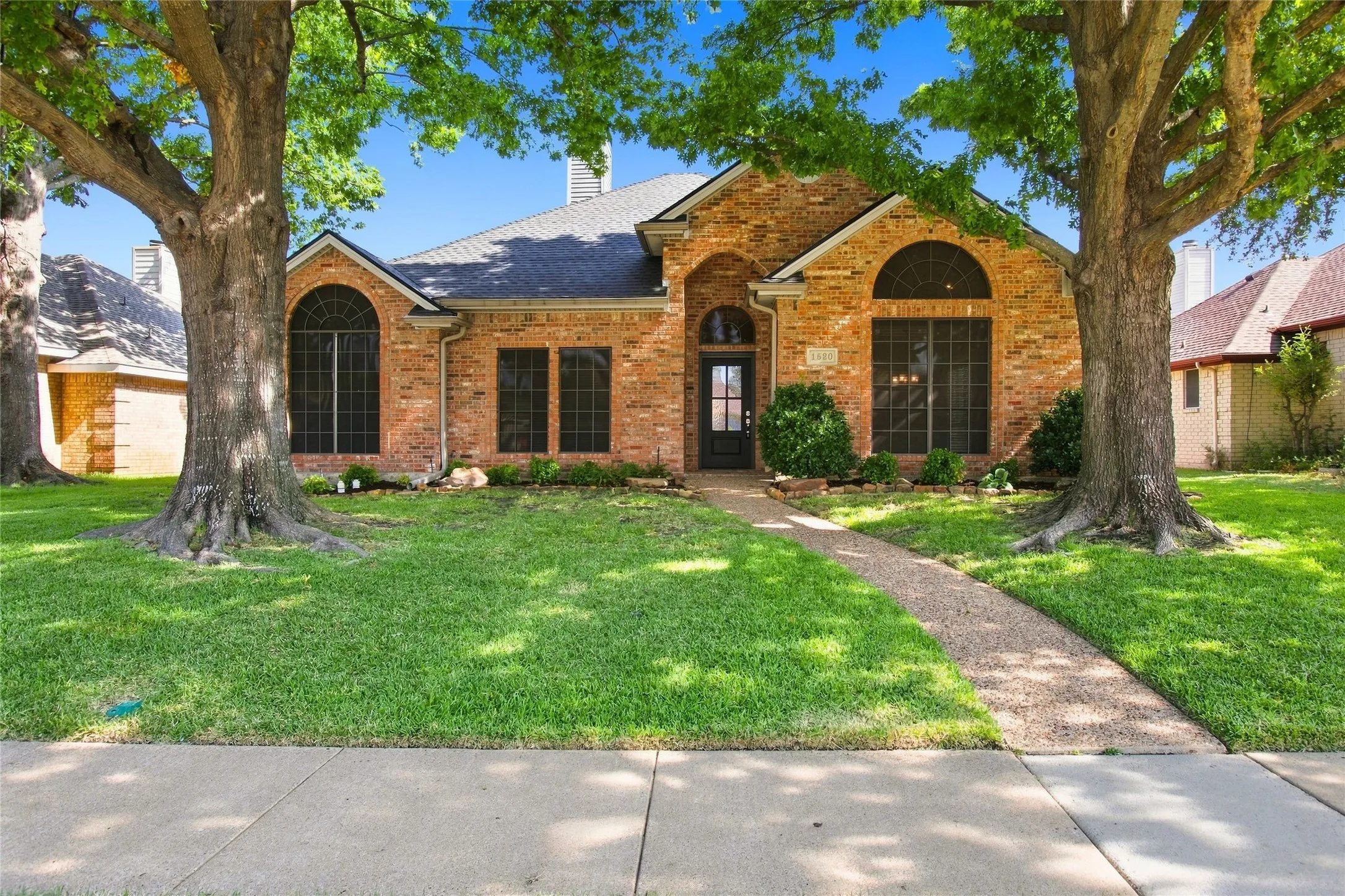 Single Family Residence For Sale in Collin County , 1520 Schooner Bay Drive, Wylie, Texas 75098, 3 Bedroom, 2 Bathroom, 2 Garage spaces, 1,865 Sqft, built in 1988, mls#21349854, Real Estate Agent in Wylie, Homes For Sale in Collin county, Homes For Sale in Wylie, Realtor in Wylie Texas, Real Estate Brokerage Independent Realty Texas, Luminita Cordes Realtor