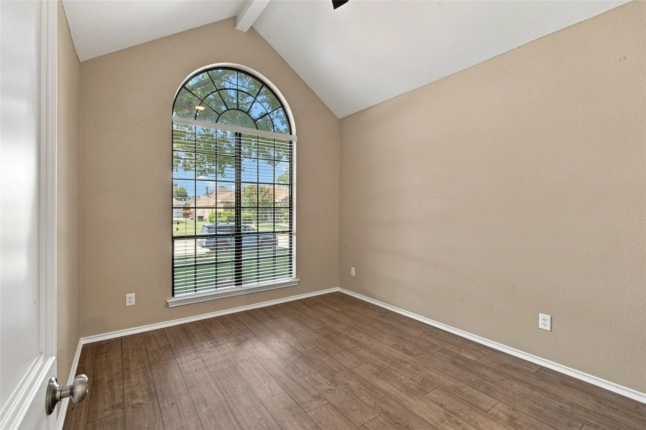 Single Family Residence For Sale in Collin County , 1520 Schooner Bay Drive, Wylie, Texas 75098, 3 Bedroom, 2 Bathroom, 2 Garage spaces, 1,865 Sqft, built in 1988, mls#21349854, Real Estate Agent in Wylie, Homes For Sale in Collin county, Homes For Sale in Wylie, Realtor in Wylie Texas, Real Estate Brokerage Independent Realty Texas, Luminita Cordes Realtor