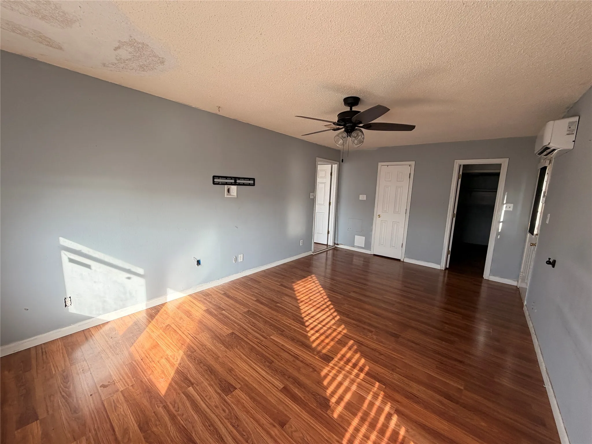 Single Family Residence For Sale in Brown County , 223 Avolyn Drive, Brownwood, Texas 76801, 1 Bedroom, 2 Bathroom, Garage spaces, 888 Sqft, built in 0, mls#21350723, Real Estate Agent in Brownwood, Homes For Sale in Brown county, Homes For Sale in Brownwood, Realtor in Brownwood Texas, Real Estate Brokerage Independent Realty Texas, Luminita Cordes Realtor
