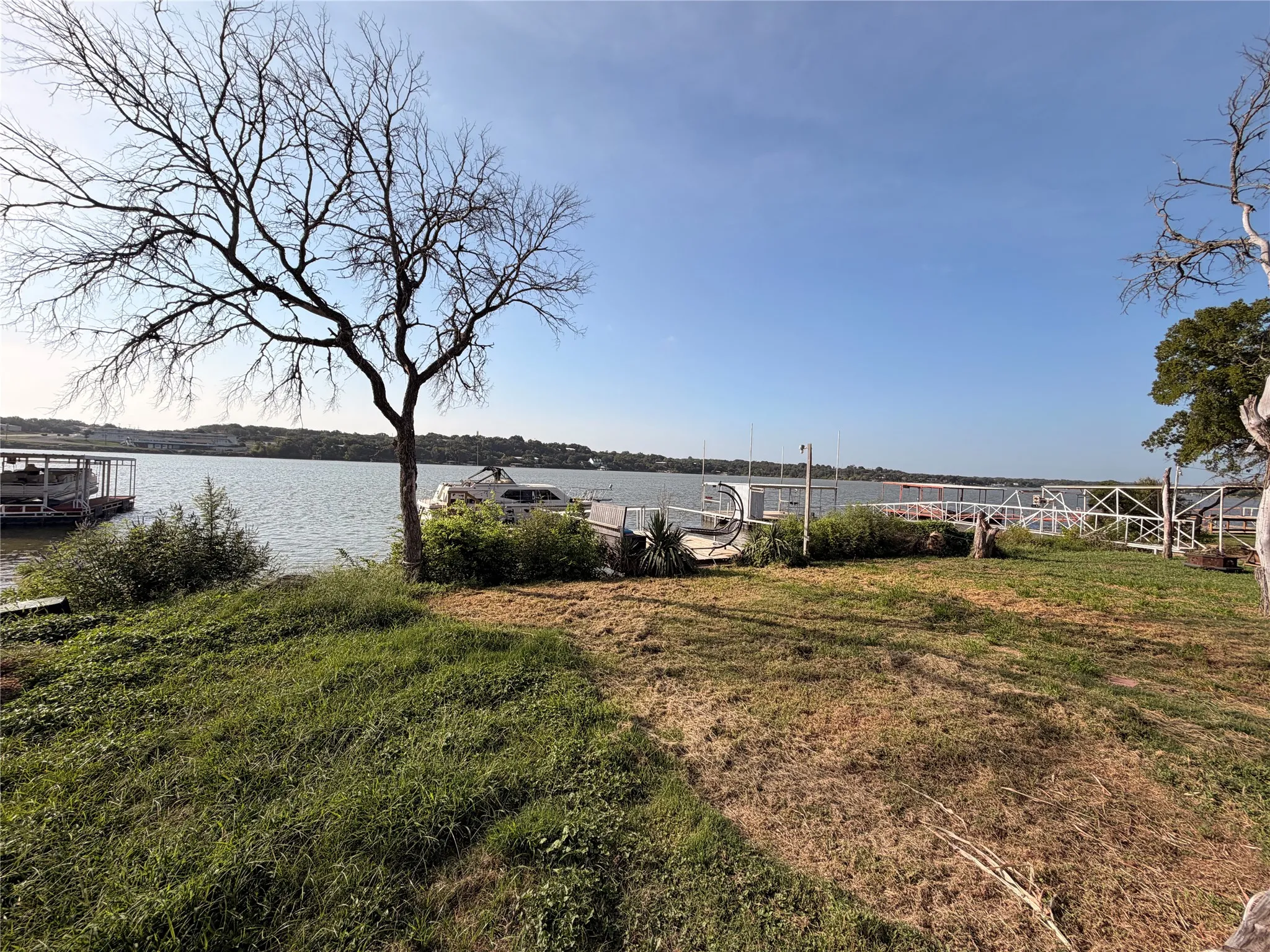 Single Family Residence For Sale in Brown County , 223 Avolyn Drive, Brownwood, Texas 76801, 1 Bedroom, 2 Bathroom, Garage spaces, 888 Sqft, built in 0, mls#21350723, Real Estate Agent in Brownwood, Homes For Sale in Brown county, Homes For Sale in Brownwood, Realtor in Brownwood Texas, Real Estate Brokerage Independent Realty Texas, Luminita Cordes Realtor