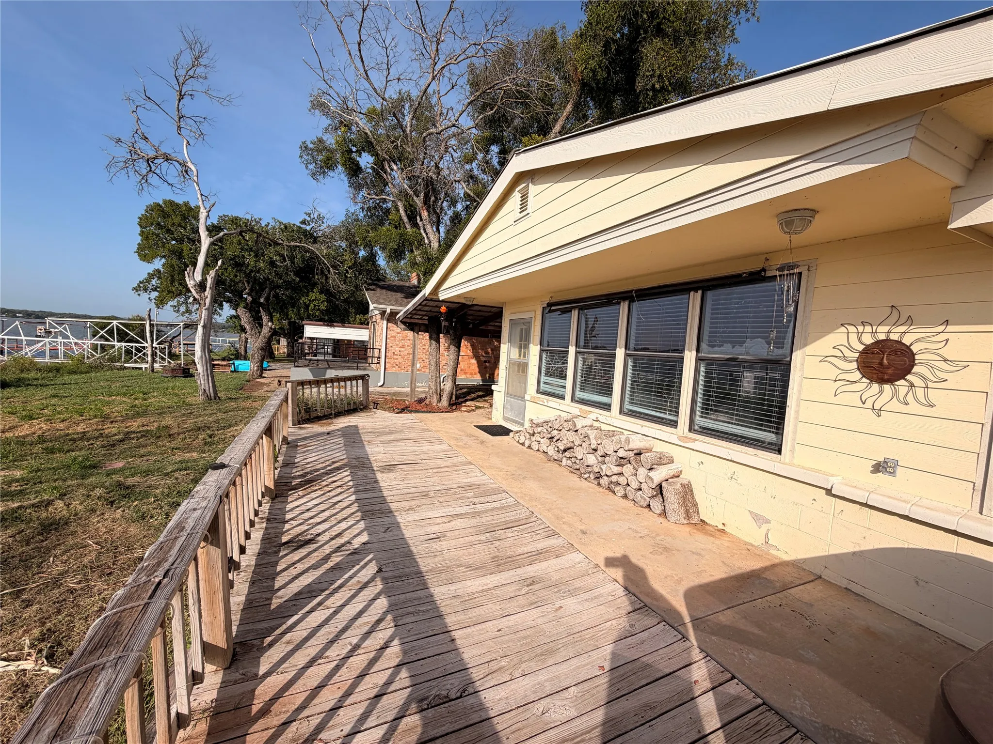 Single Family Residence For Sale in Brown County , 223 Avolyn Drive, Brownwood, Texas 76801, 1 Bedroom, 2 Bathroom, Garage spaces, 888 Sqft, built in 0, mls#21350723, Real Estate Agent in Brownwood, Homes For Sale in Brown county, Homes For Sale in Brownwood, Realtor in Brownwood Texas, Real Estate Brokerage Independent Realty Texas, Luminita Cordes Realtor