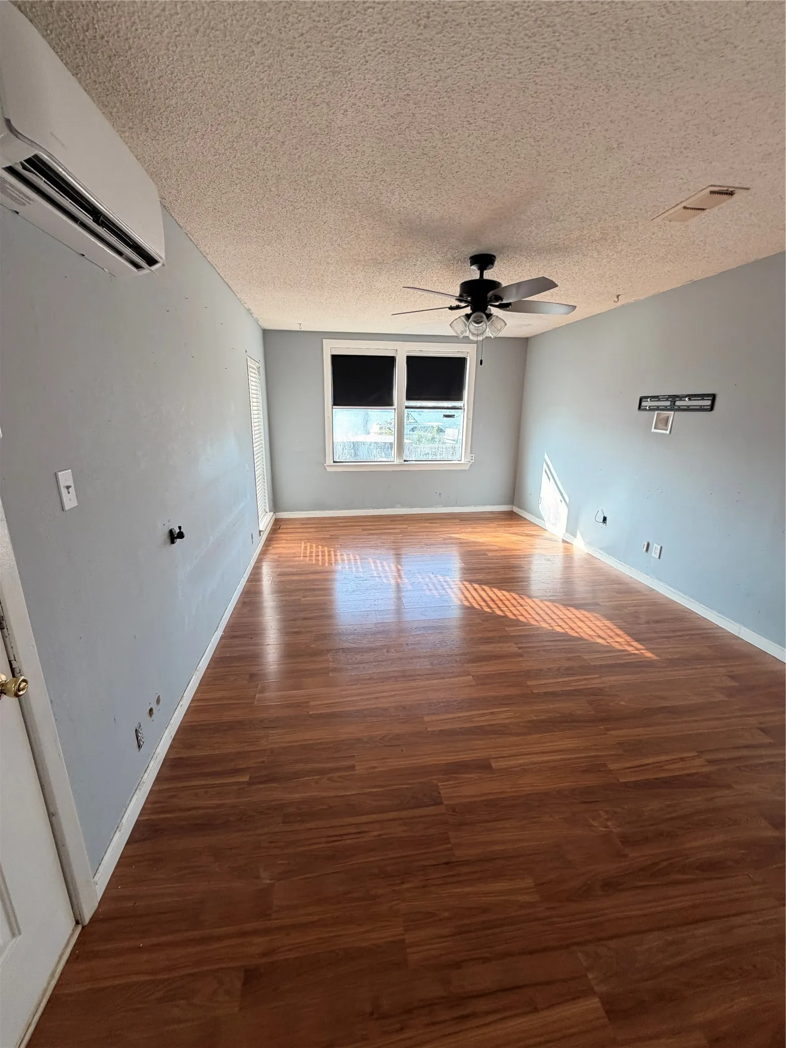 Single Family Residence For Sale in Brown County , 223 Avolyn Drive, Brownwood, Texas 76801, 1 Bedroom, 2 Bathroom, Garage spaces, 888 Sqft, built in 0, mls#21350723, Real Estate Agent in Brownwood, Homes For Sale in Brown county, Homes For Sale in Brownwood, Realtor in Brownwood Texas, Real Estate Brokerage Independent Realty Texas, Luminita Cordes Realtor