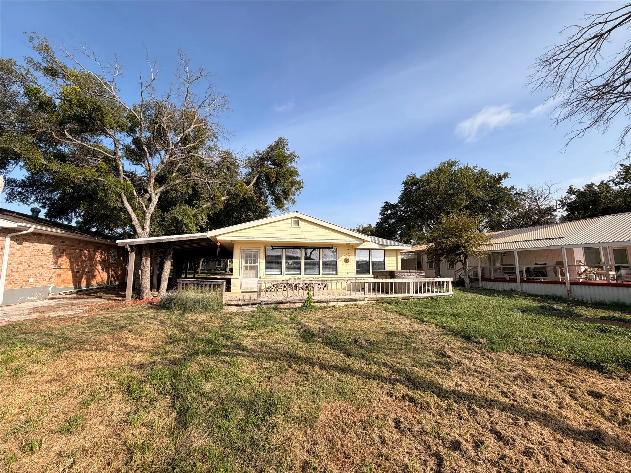 Single Family Residence For Sale in Brown County , 223 Avolyn Drive, Brownwood, Texas 76801, 1 Bedroom, 2 Bathroom, Garage spaces, 888 Sqft, built in 0, mls#21350723, Real Estate Agent in Brownwood, Homes For Sale in Brown county, Homes For Sale in Brownwood, Realtor in Brownwood Texas, Real Estate Brokerage Independent Realty Texas, Luminita Cordes Realtor