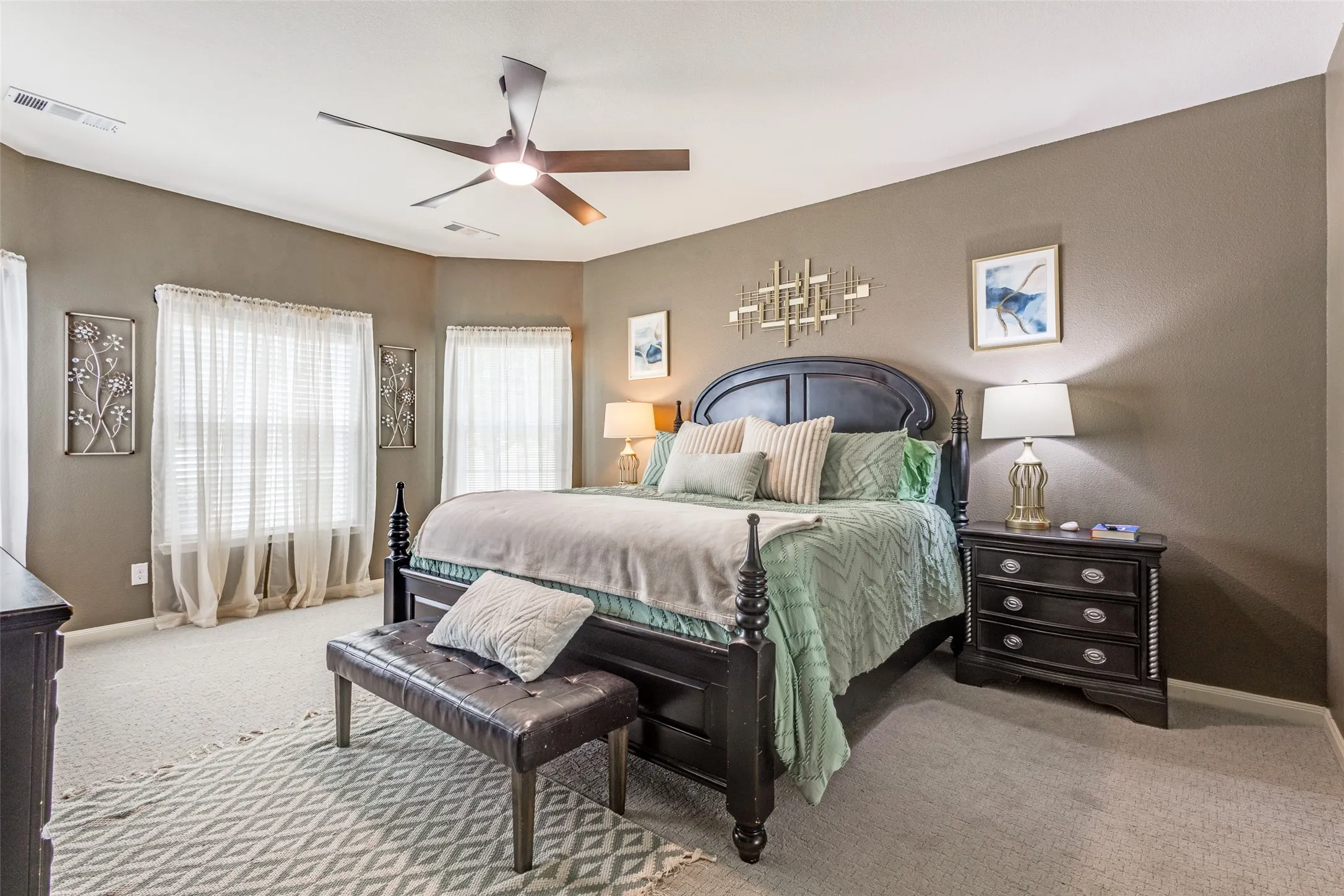 Single Family Residence For Sale in Collin County , 201 Oriole Drive, Anna, Texas 75409, 4 Bedroom, 3 Bathroom, 2 Garage spaces, 2,182 Sqft, built in 2013, mls#21350286, Real Estate Agent in Anna, Homes For Sale in Collin county, Homes For Sale in Anna, Realtor in Anna Texas, Real Estate Brokerage Independent Realty Texas, Luminita Cordes Realtor