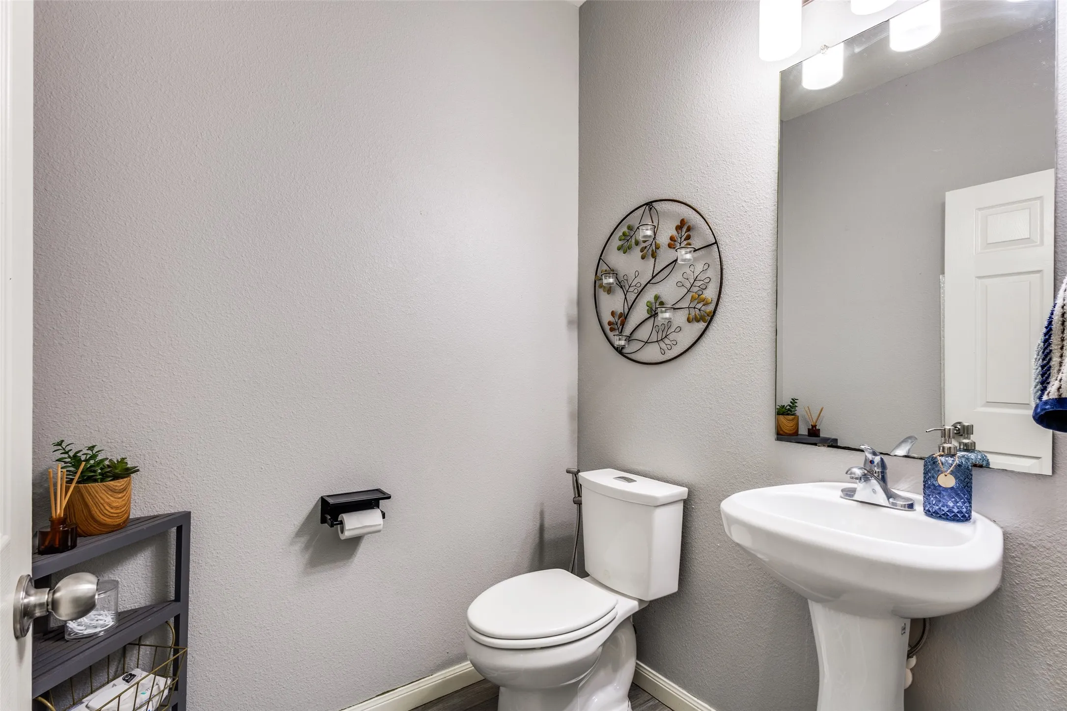 Single Family Residence For Sale in Collin County , 201 Oriole Drive, Anna, Texas 75409, 4 Bedroom, 3 Bathroom, 2 Garage spaces, 2,182 Sqft, built in 2013, mls#21350286, Real Estate Agent in Anna, Homes For Sale in Collin county, Homes For Sale in Anna, Realtor in Anna Texas, Real Estate Brokerage Independent Realty Texas, Luminita Cordes Realtor
