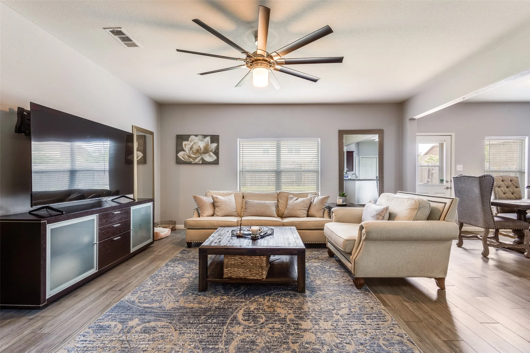 Single Family Residence For Sale in Collin County , 201 Oriole Drive, Anna, Texas 75409, 4 Bedroom, 3 Bathroom, 2 Garage spaces, 2,182 Sqft, built in 2013, mls#21350286, Real Estate Agent in Anna, Homes For Sale in Collin county, Homes For Sale in Anna, Realtor in Anna Texas, Real Estate Brokerage Independent Realty Texas, Luminita Cordes Realtor