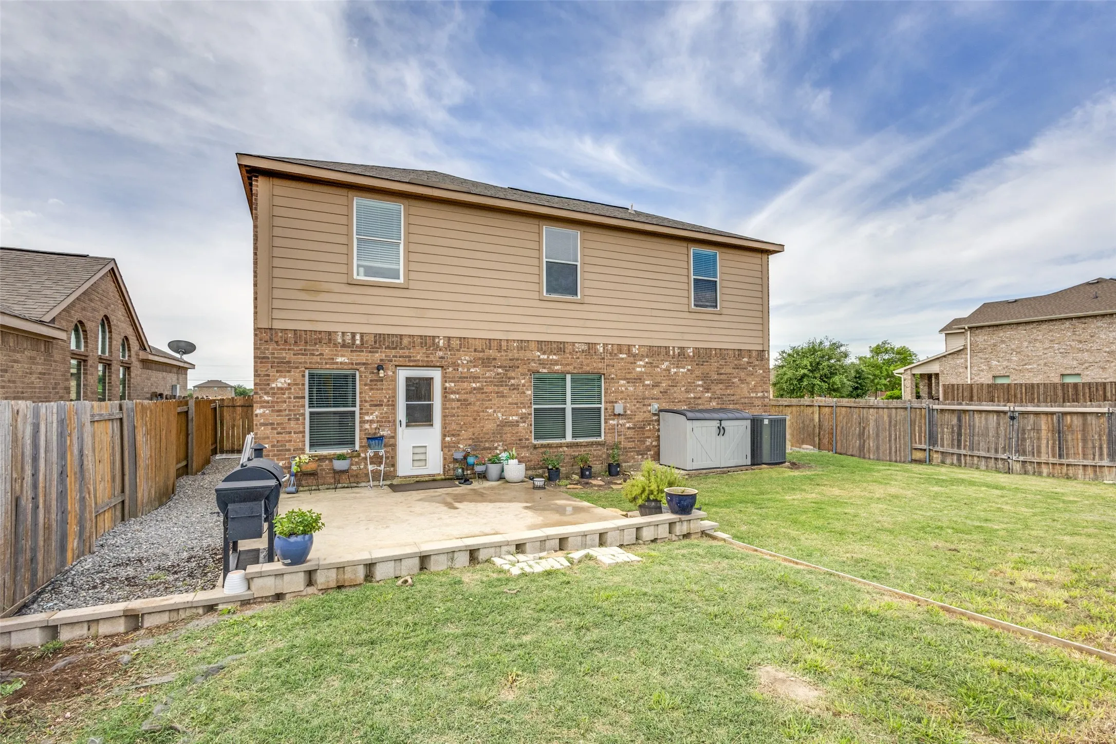Single Family Residence For Sale in Collin County , 201 Oriole Drive, Anna, Texas 75409, 4 Bedroom, 3 Bathroom, 2 Garage spaces, 2,182 Sqft, built in 2013, mls#21350286, Real Estate Agent in Anna, Homes For Sale in Collin county, Homes For Sale in Anna, Realtor in Anna Texas, Real Estate Brokerage Independent Realty Texas, Luminita Cordes Realtor