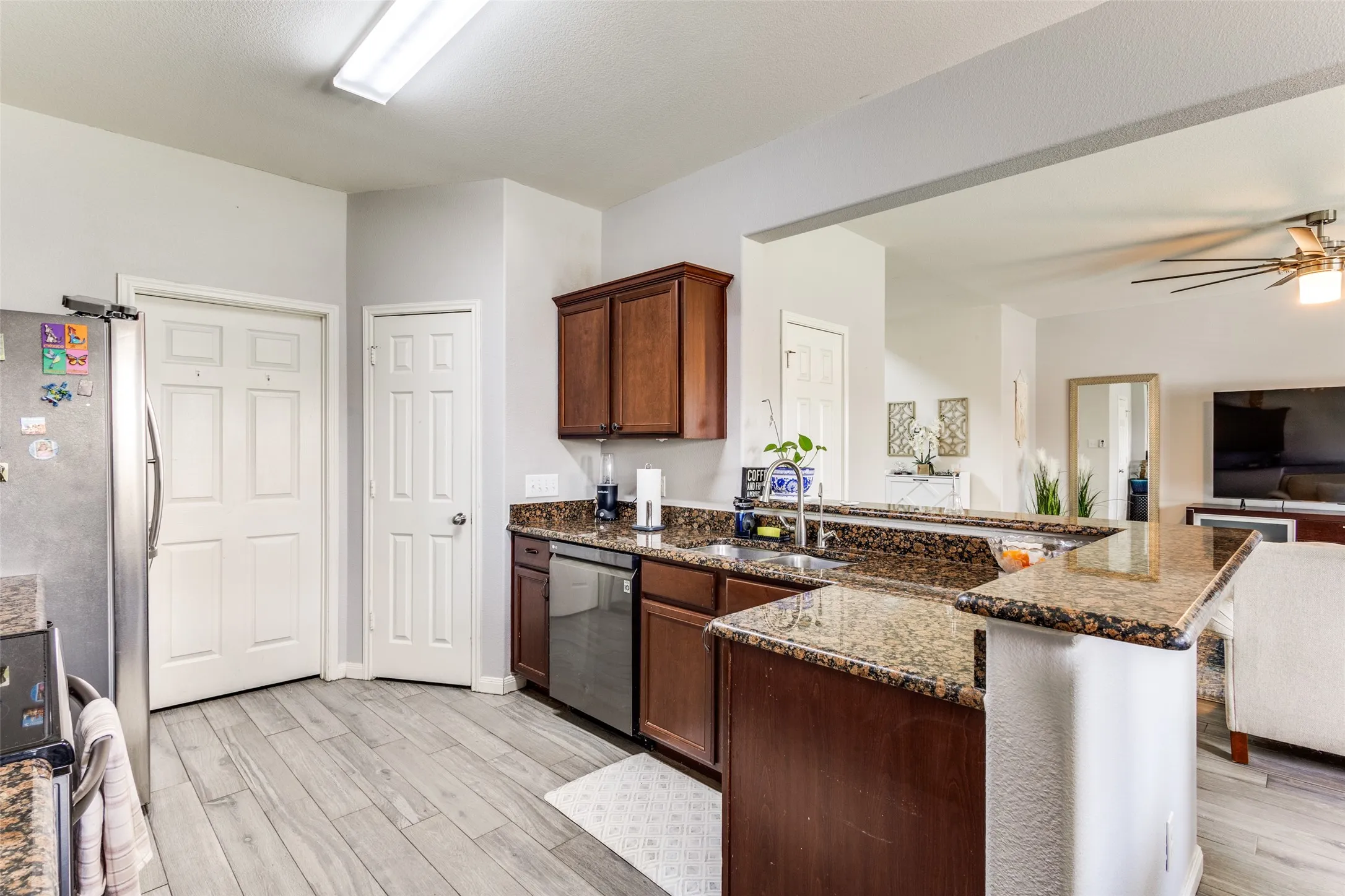 Single Family Residence For Sale in Collin County , 201 Oriole Drive, Anna, Texas 75409, 4 Bedroom, 3 Bathroom, 2 Garage spaces, 2,182 Sqft, built in 2013, mls#21350286, Real Estate Agent in Anna, Homes For Sale in Collin county, Homes For Sale in Anna, Realtor in Anna Texas, Real Estate Brokerage Independent Realty Texas, Luminita Cordes Realtor