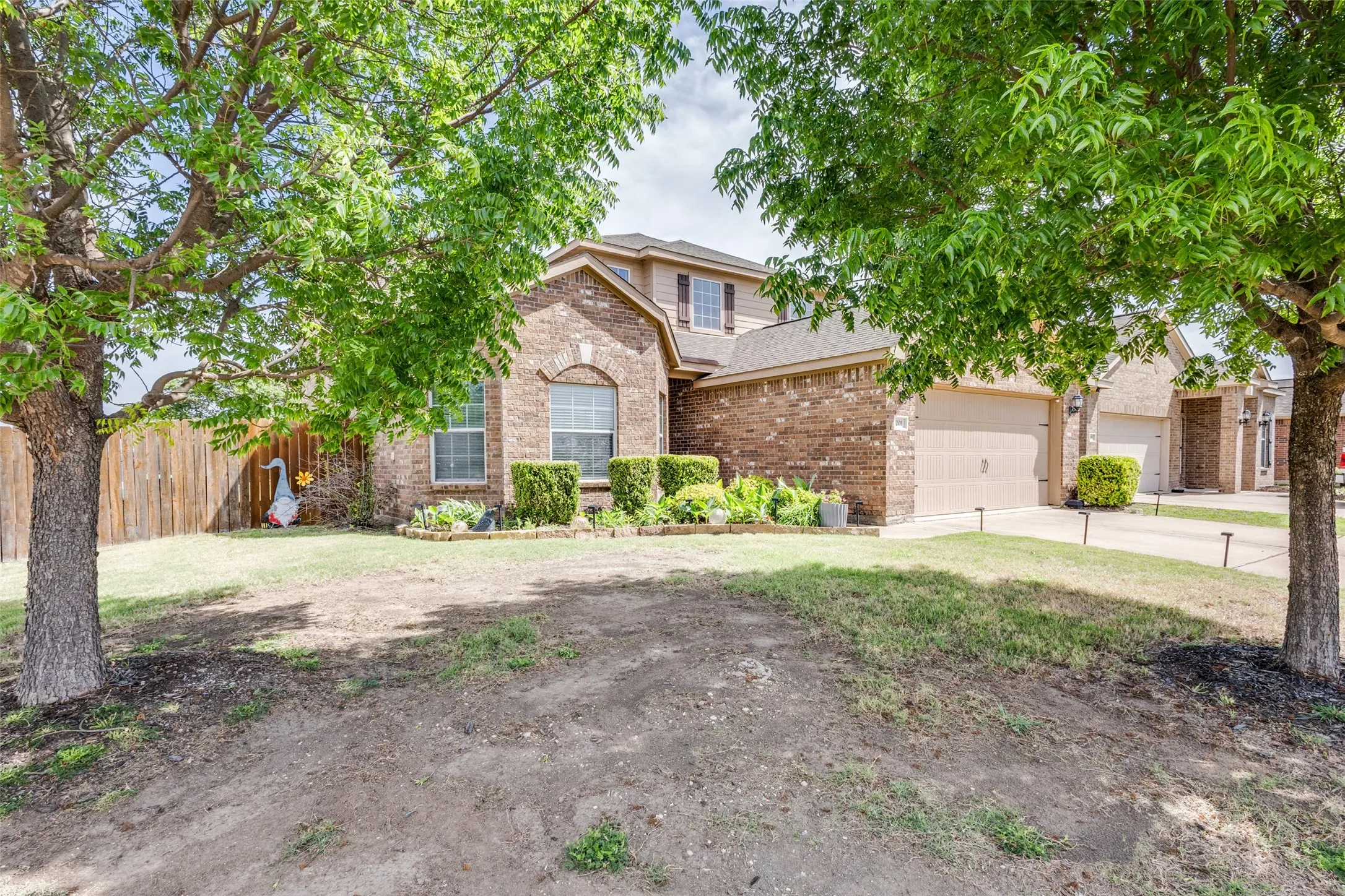 Single Family Residence For Sale in Collin County , 201 Oriole Drive, Anna, Texas 75409, 4 Bedroom, 3 Bathroom, 2 Garage spaces, 2,182 Sqft, built in 2013, mls#21350286, Real Estate Agent in Anna, Homes For Sale in Collin county, Homes For Sale in Anna, Realtor in Anna Texas, Real Estate Brokerage Independent Realty Texas, Luminita Cordes Realtor