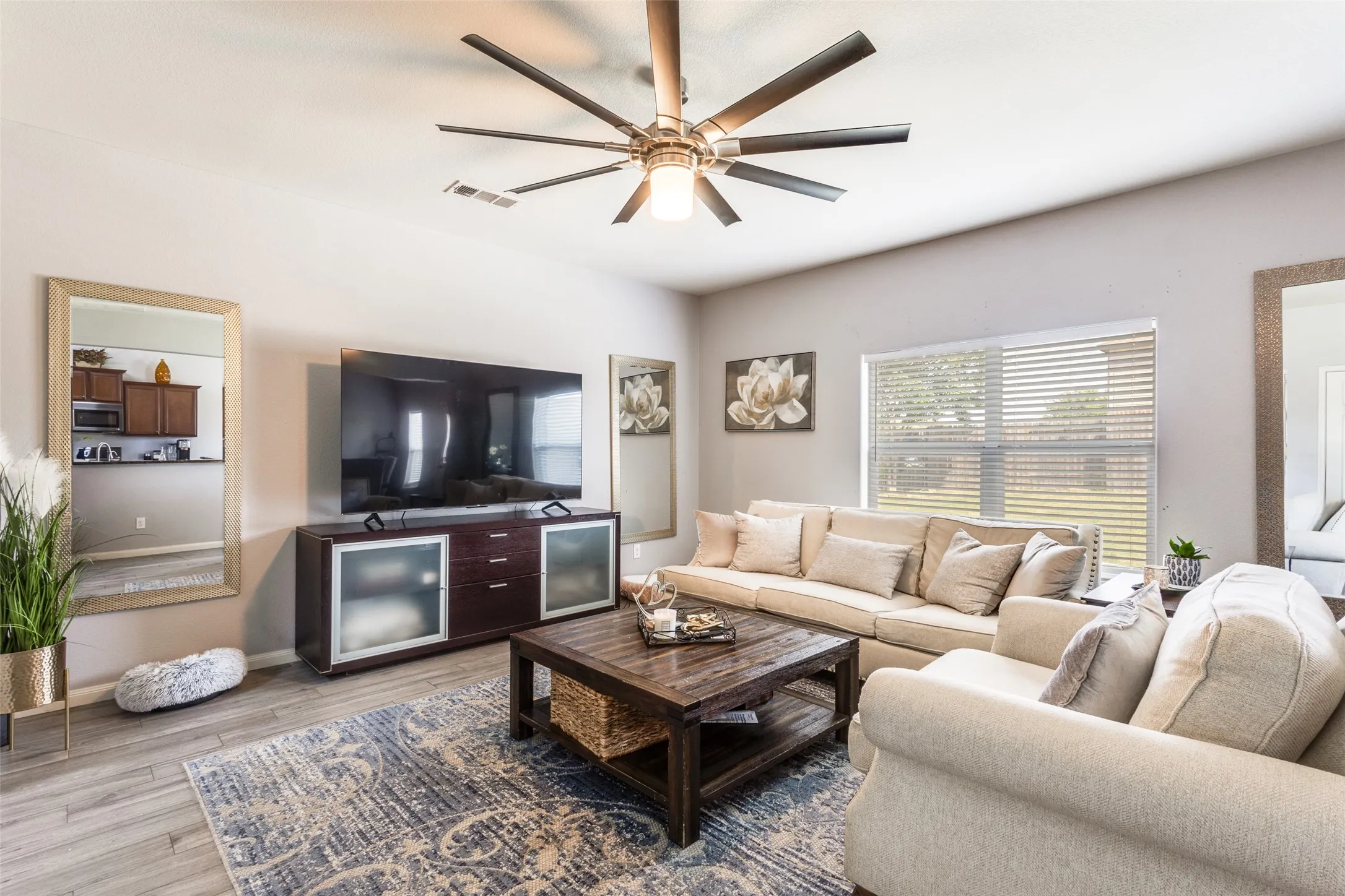 Single Family Residence For Sale in Collin County , 201 Oriole Drive, Anna, Texas 75409, 4 Bedroom, 3 Bathroom, 2 Garage spaces, 2,182 Sqft, built in 2013, mls#21350286, Real Estate Agent in Anna, Homes For Sale in Collin county, Homes For Sale in Anna, Realtor in Anna Texas, Real Estate Brokerage Independent Realty Texas, Luminita Cordes Realtor