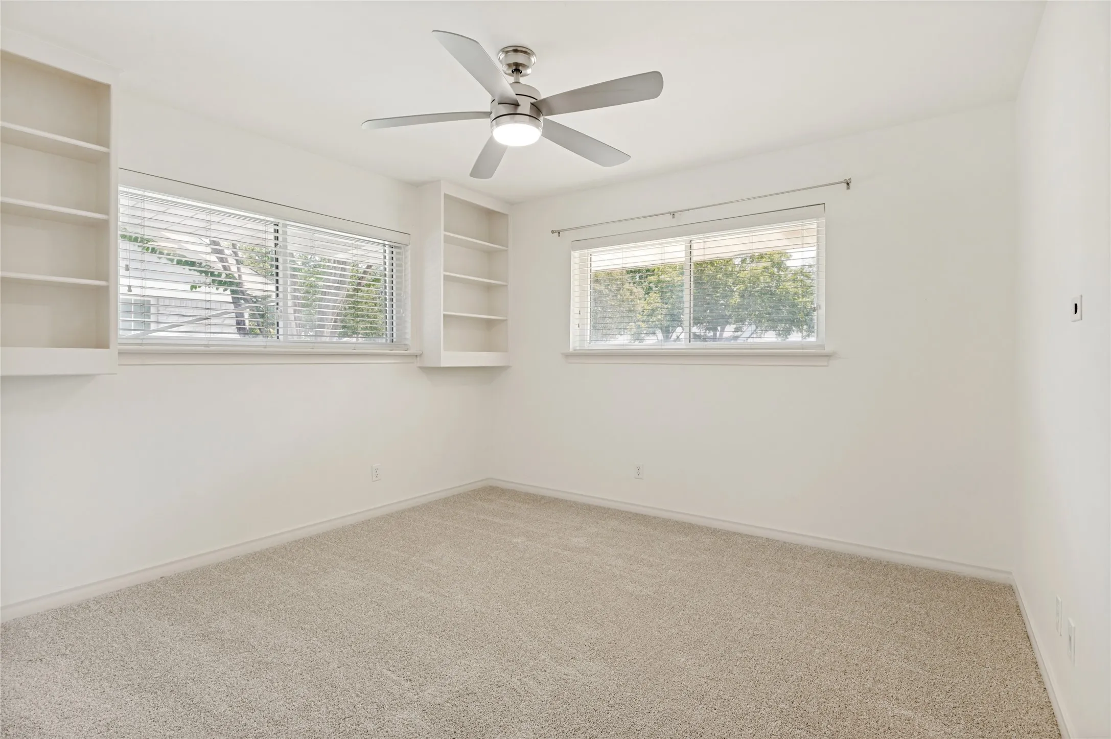 Single Family Residence For Sale in Dallas County , 3543 Jubilee Trail, Dallas, Texas 75229, 3 Bedroom, 3 Bathroom, 2 Garage spaces, 2,005 Sqft, built in 1959, mls#21350150, Real Estate Agent in Dallas, Homes For Sale in Dallas county, Homes For Sale in Dallas, Realtor in Dallas Texas, Real Estate Brokerage Independent Realty Texas, Luminita Cordes Realtor