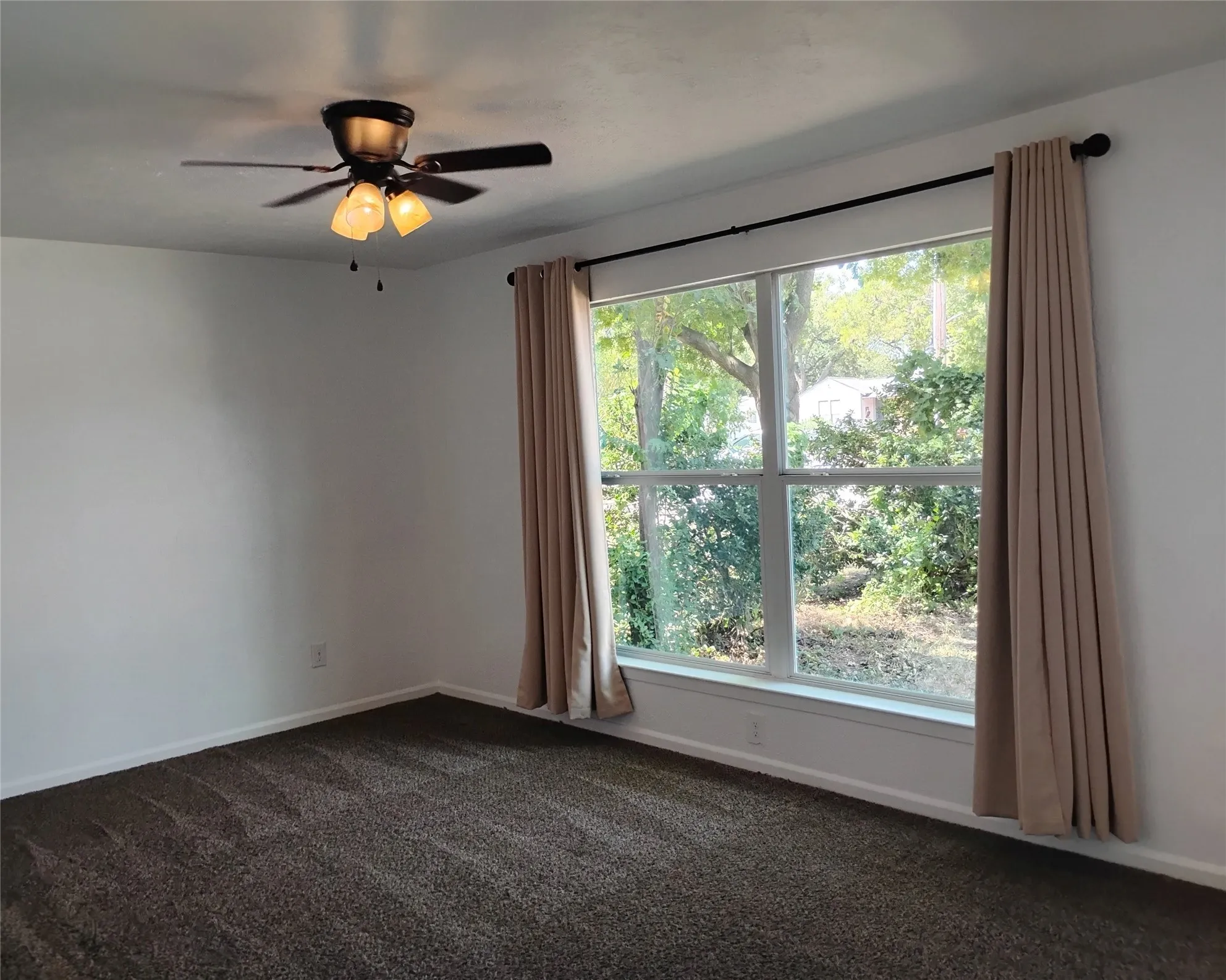 FRONT LIVING ROOM