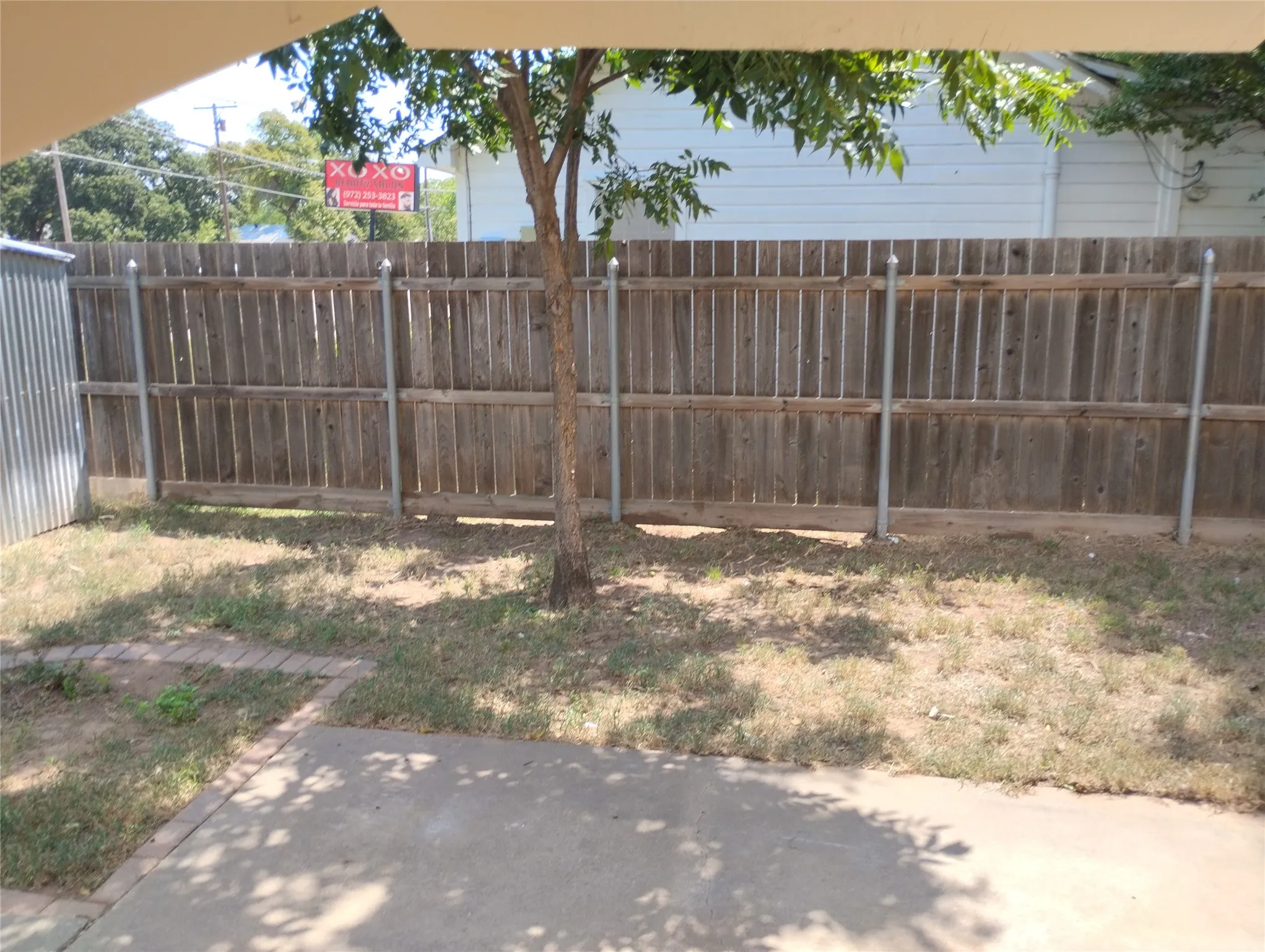 Single Family Residence For Sale in Dallas County , 1202 Hilltop Drive, Irving, Texas 75060, 3 Bedroom, 2 Bathroom, Garage spaces, 1,208 Sqft, built in 1973, mls#21350684, Real Estate Agent in Irving, Homes For Sale in Dallas county, Homes For Sale in Irving, Realtor in Irving Texas, Real Estate Brokerage Independent Realty Texas, Luminita Cordes Realtor