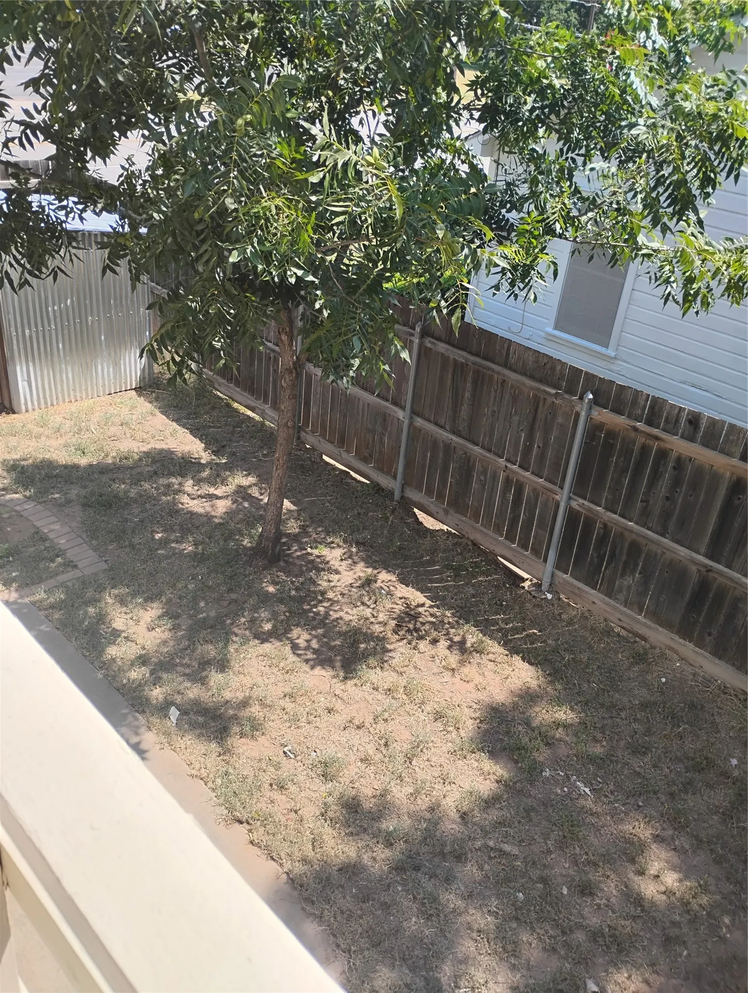 Single Family Residence For Sale in Dallas County , 1202 Hilltop Drive, Irving, Texas 75060, 3 Bedroom, 2 Bathroom, Garage spaces, 1,208 Sqft, built in 1973, mls#21350684, Real Estate Agent in Irving, Homes For Sale in Dallas county, Homes For Sale in Irving, Realtor in Irving Texas, Real Estate Brokerage Independent Realty Texas, Luminita Cordes Realtor