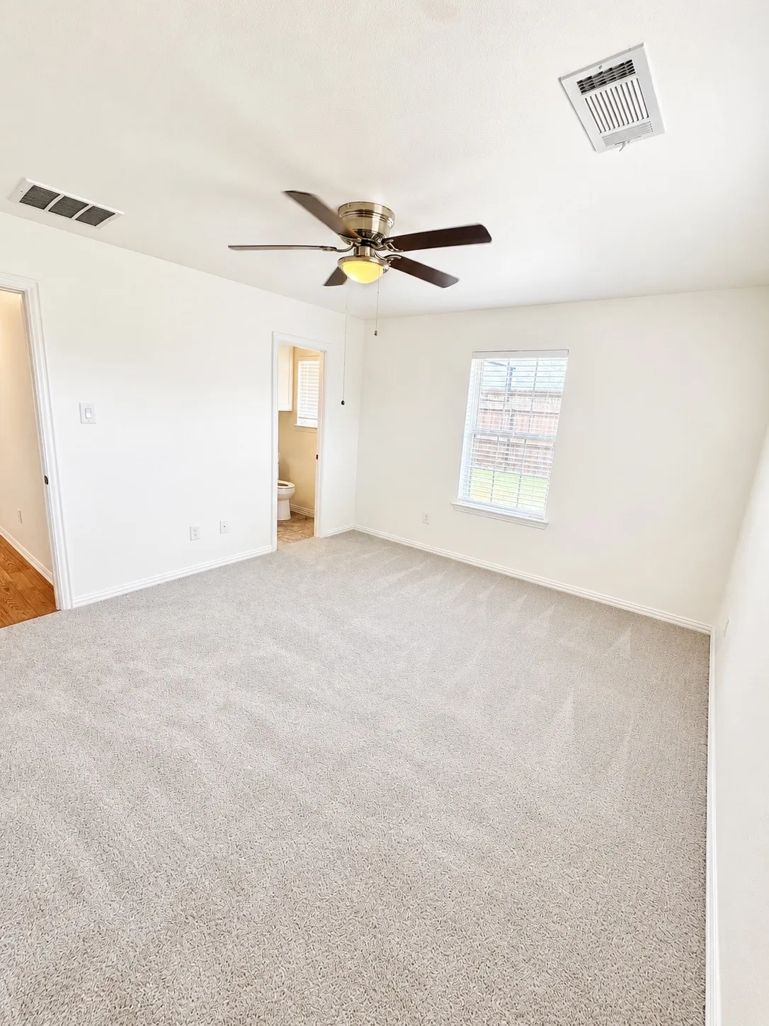 Single Family Residence For Rent in Dallas County , 6120 Lumley, Mesquite, Texas 75181, 3 Bedroom, 2 Bathroom, 2 Garage spaces, 1,616 Sqft, built in 1970, mls#21350732, Real Estate Agent in Mesquite, Homes For Rent in Dallas county, Homes For Rent in Mesquite, Realtor in Mesquite Texas, Real Estate Brokerage Independent Realty Texas, Luminita Cordes Realtor
