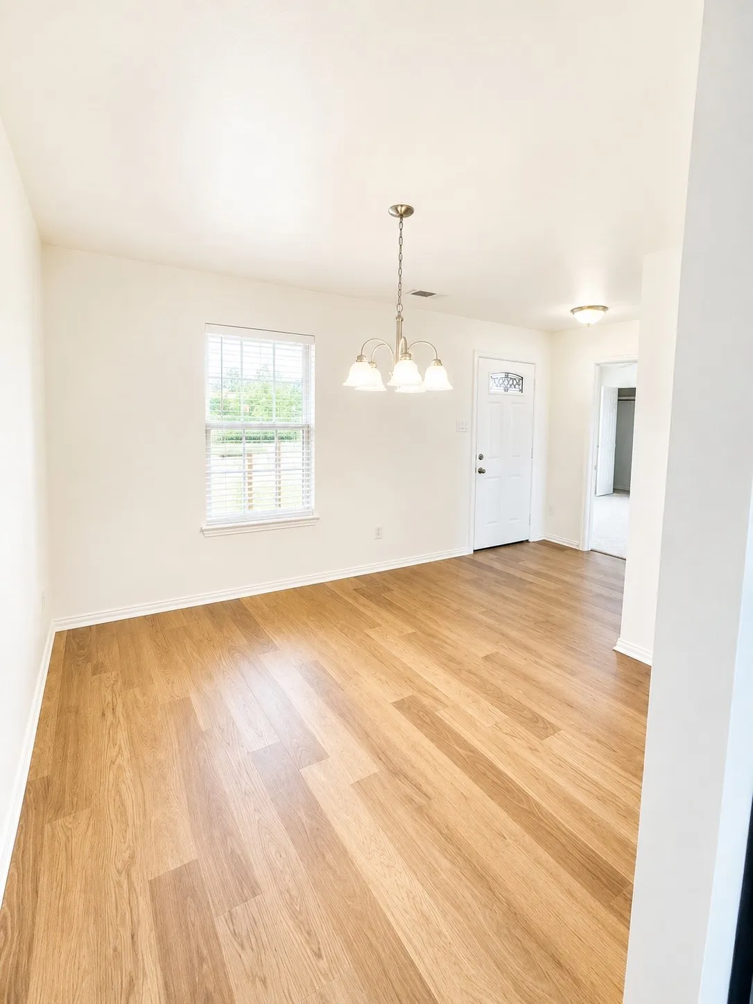 Single Family Residence For Rent in Dallas County , 6120 Lumley, Mesquite, Texas 75181, 3 Bedroom, 2 Bathroom, 2 Garage spaces, 1,616 Sqft, built in 1970, mls#21350732, Real Estate Agent in Mesquite, Homes For Rent in Dallas county, Homes For Rent in Mesquite, Realtor in Mesquite Texas, Real Estate Brokerage Independent Realty Texas, Luminita Cordes Realtor