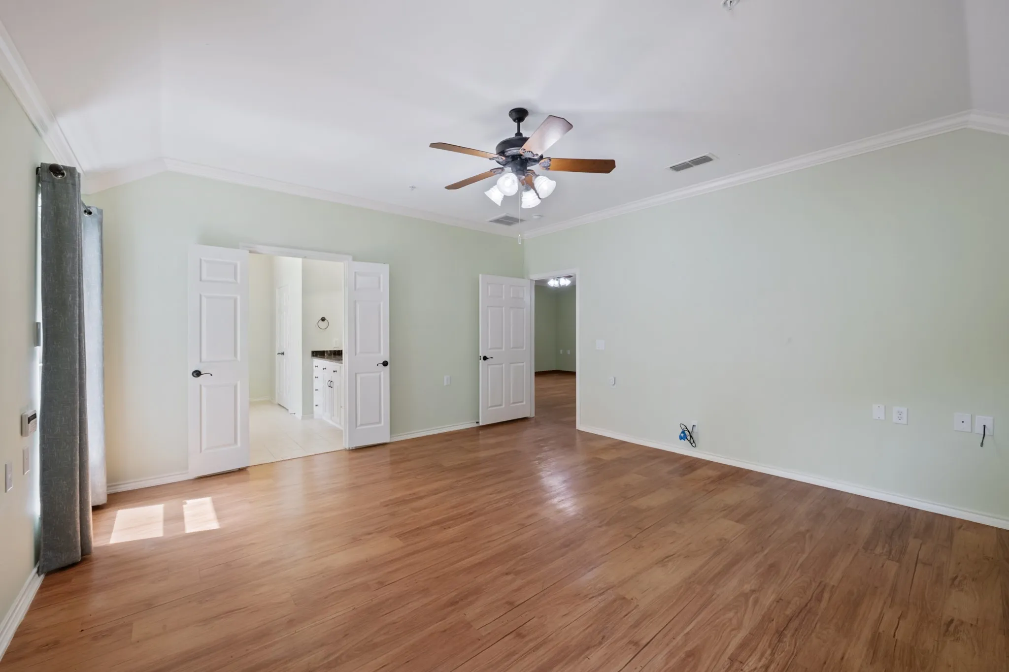 Single Family Residence For Sale in Ellis County , 104 Enchanted Court, Red Oak, Texas 75154, 2 Bedroom, 2 Bathroom, Garage spaces, 1,727 Sqft, built in 2003, mls#21347878, Real Estate Agent in Red Oak, Homes For Sale in Ellis county, Homes For Sale in Red Oak, Realtor in Red Oak Texas, Real Estate Brokerage Independent Realty Texas, Luminita Cordes Realtor