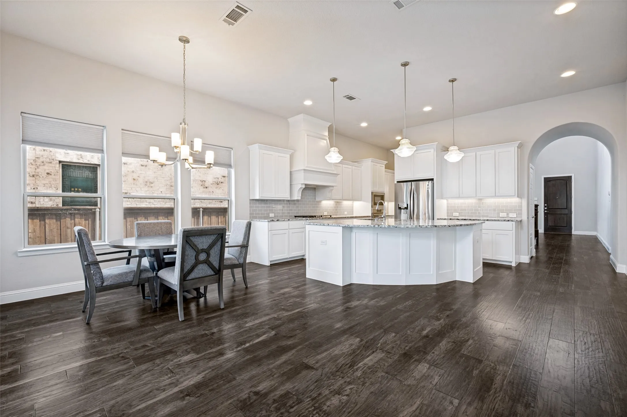 Single Family Residence For Sale in Denton County , 764 Thoroughbred Avenue, Frisco, Texas 75036, 4 Bedroom, 5 Bathroom, 2 Garage spaces, 3,587 Sqft, built in 2017, mls#21350635, Real Estate Agent in Frisco, Homes For Sale in Denton county, Homes For Sale in Frisco, Realtor in Frisco Texas, Real Estate Brokerage Independent Realty Texas, Luminita Cordes Realtor