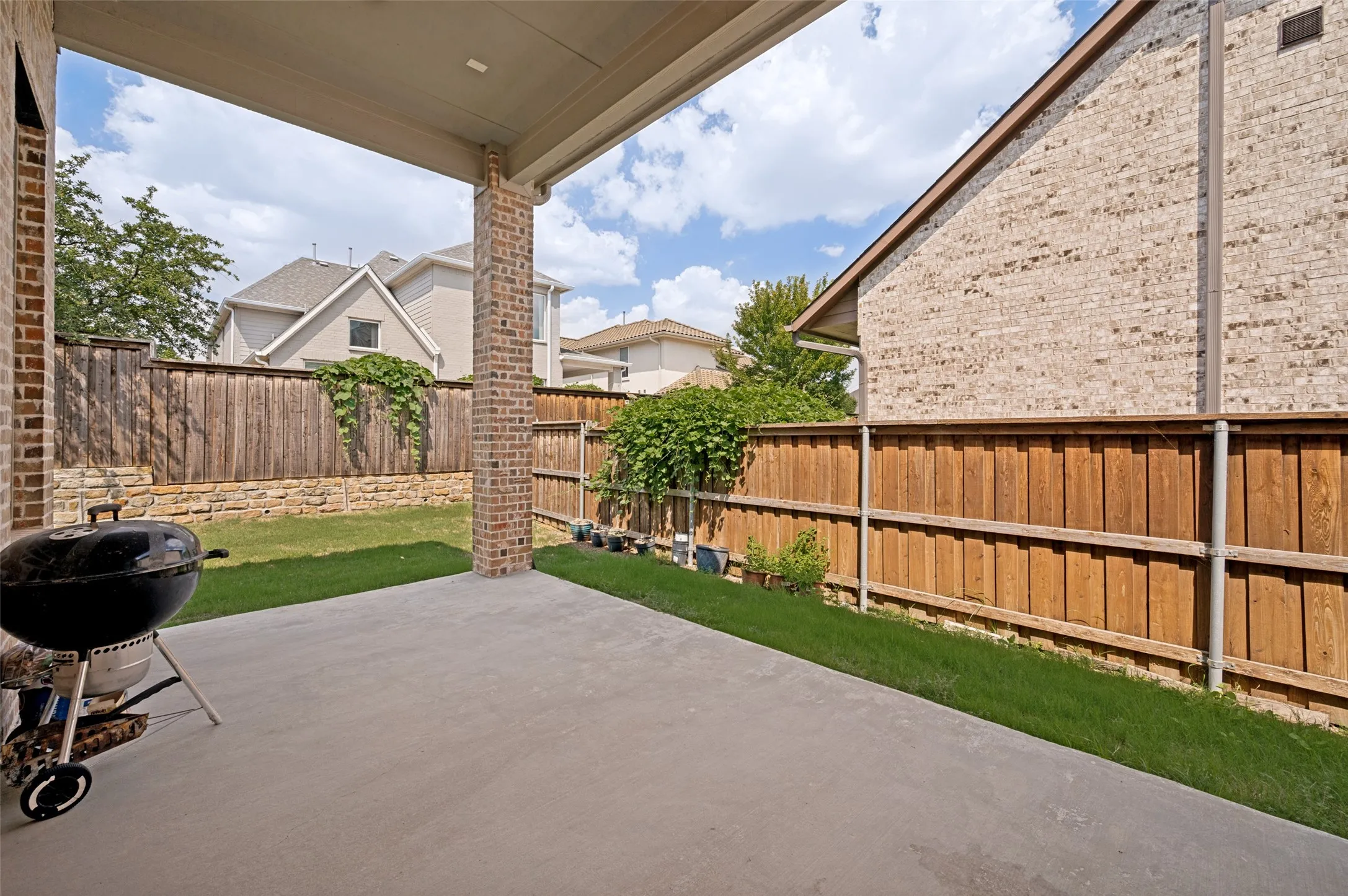 Single Family Residence For Sale in Denton County , 764 Thoroughbred Avenue, Frisco, Texas 75036, 4 Bedroom, 5 Bathroom, 2 Garage spaces, 3,587 Sqft, built in 2017, mls#21350635, Real Estate Agent in Frisco, Homes For Sale in Denton county, Homes For Sale in Frisco, Realtor in Frisco Texas, Real Estate Brokerage Independent Realty Texas, Luminita Cordes Realtor