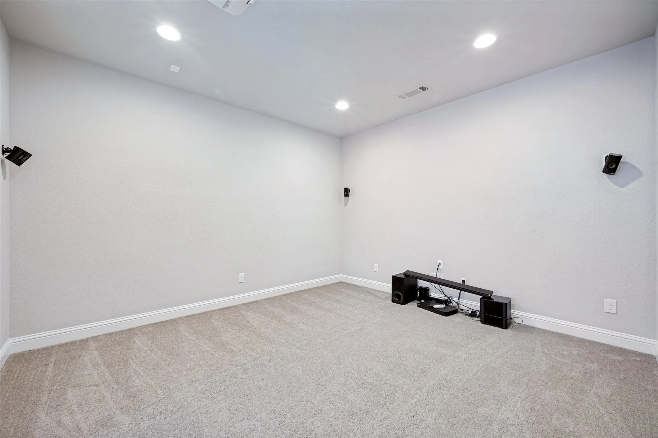 Single Family Residence For Sale in Denton County , 764 Thoroughbred Avenue, Frisco, Texas 75036, 4 Bedroom, 5 Bathroom, 2 Garage spaces, 3,587 Sqft, built in 2017, mls#21350635, Real Estate Agent in Frisco, Homes For Sale in Denton county, Homes For Sale in Frisco, Realtor in Frisco Texas, Real Estate Brokerage Independent Realty Texas, Luminita Cordes Realtor